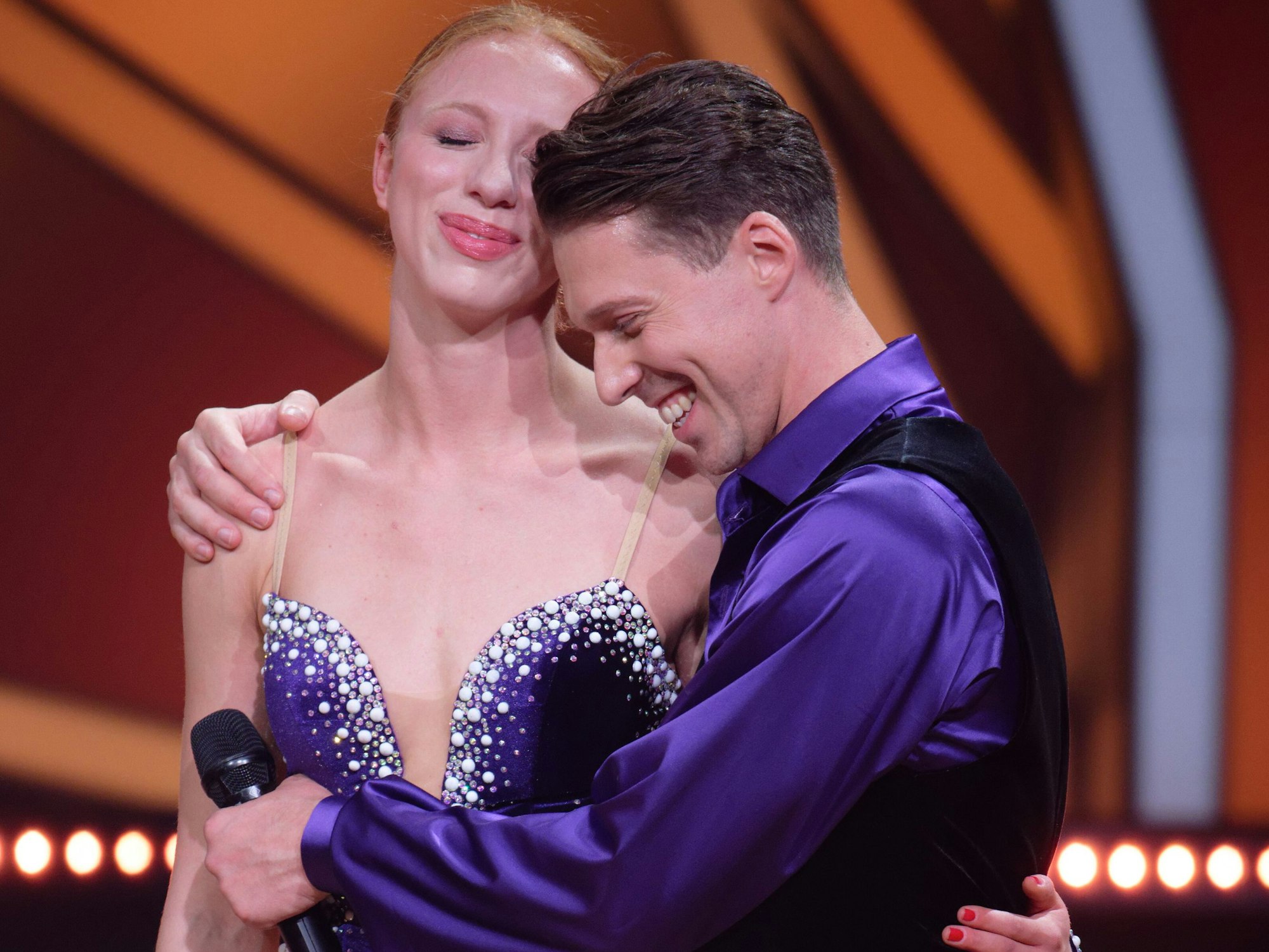 Model Anna Ermakova und ihr Profi-Tanzpartner Valentin Lusin im Finale der RTL Live-Tanzshow „Let's Dance“ am 19. Mai 2023.