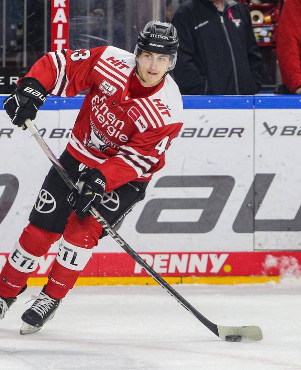 Pascal Steck im Spiel Kölner Haie – Eisbären Berlin am 01. Oktober 2022 in der Lanxess Arena in Köln.