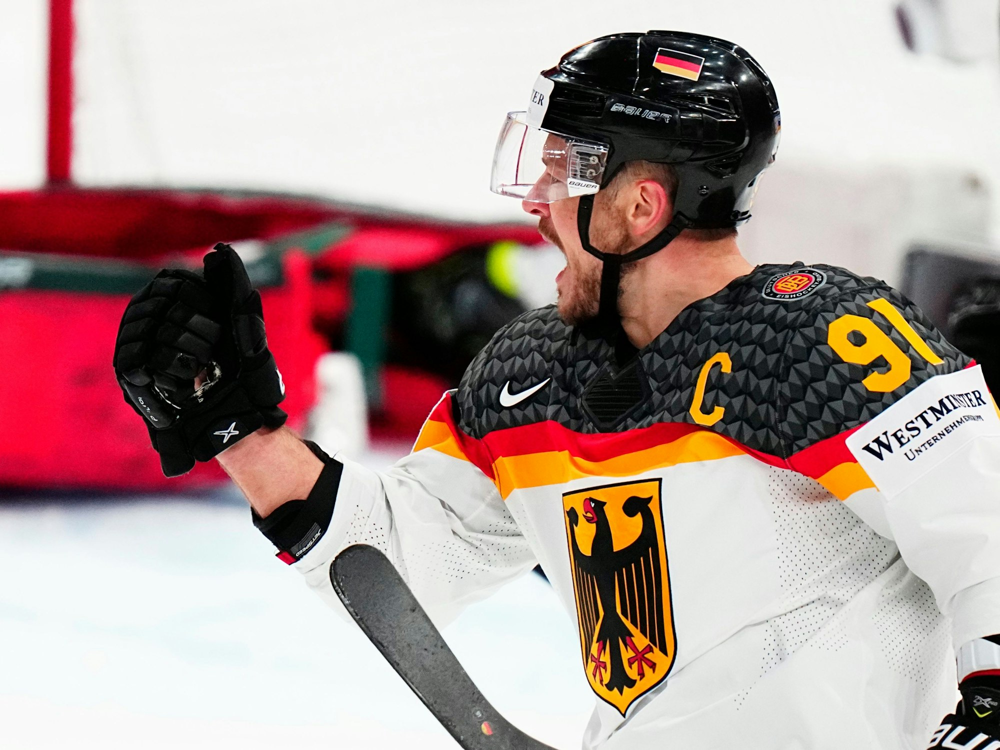 Deutschlands Moritz Müller jubelt nach dem dritten Tor seiner Mannschaft.
