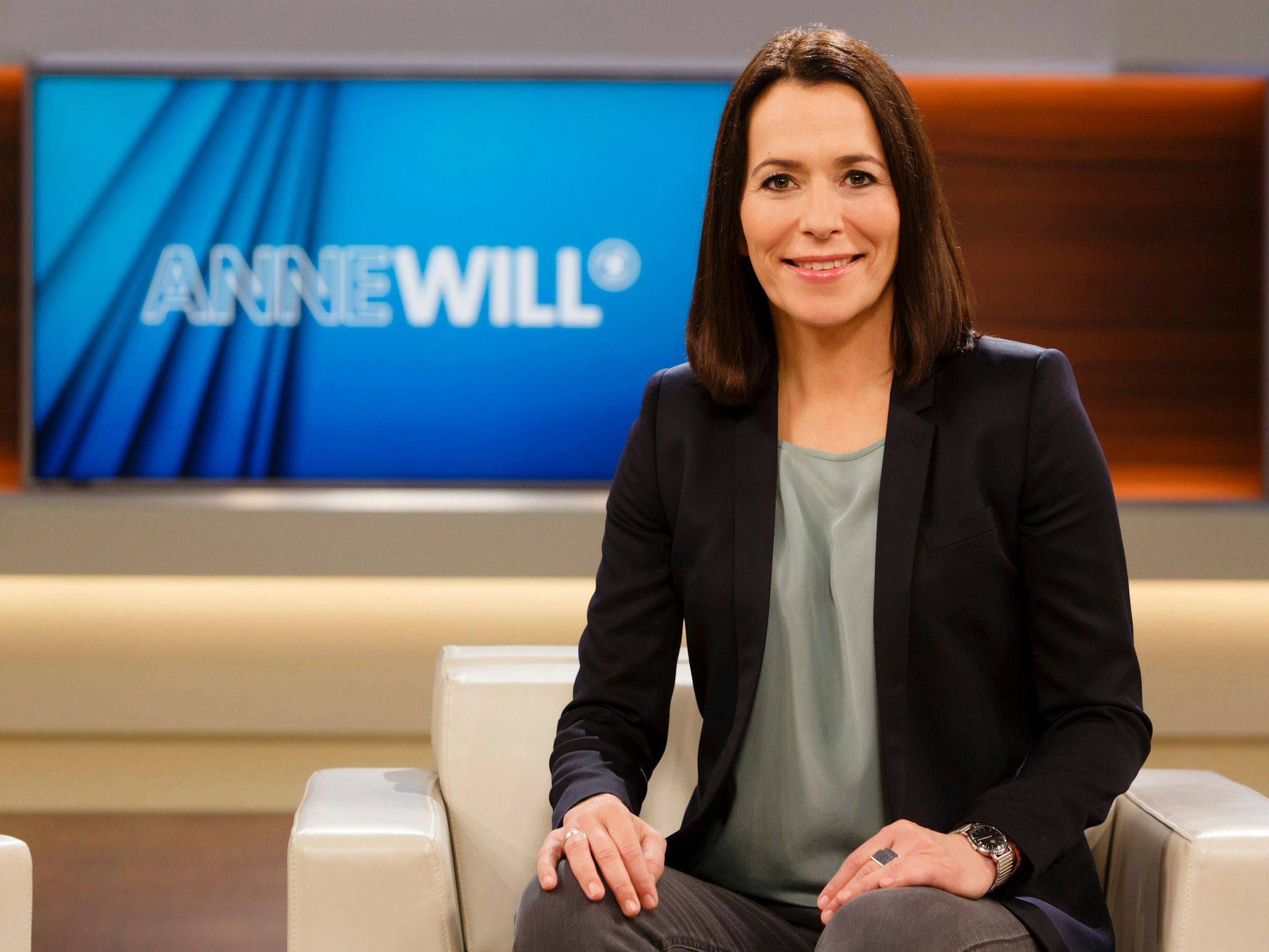 Moderatorin Anne Will führt durch die Talkshow „Anne Will“ im Ersten.