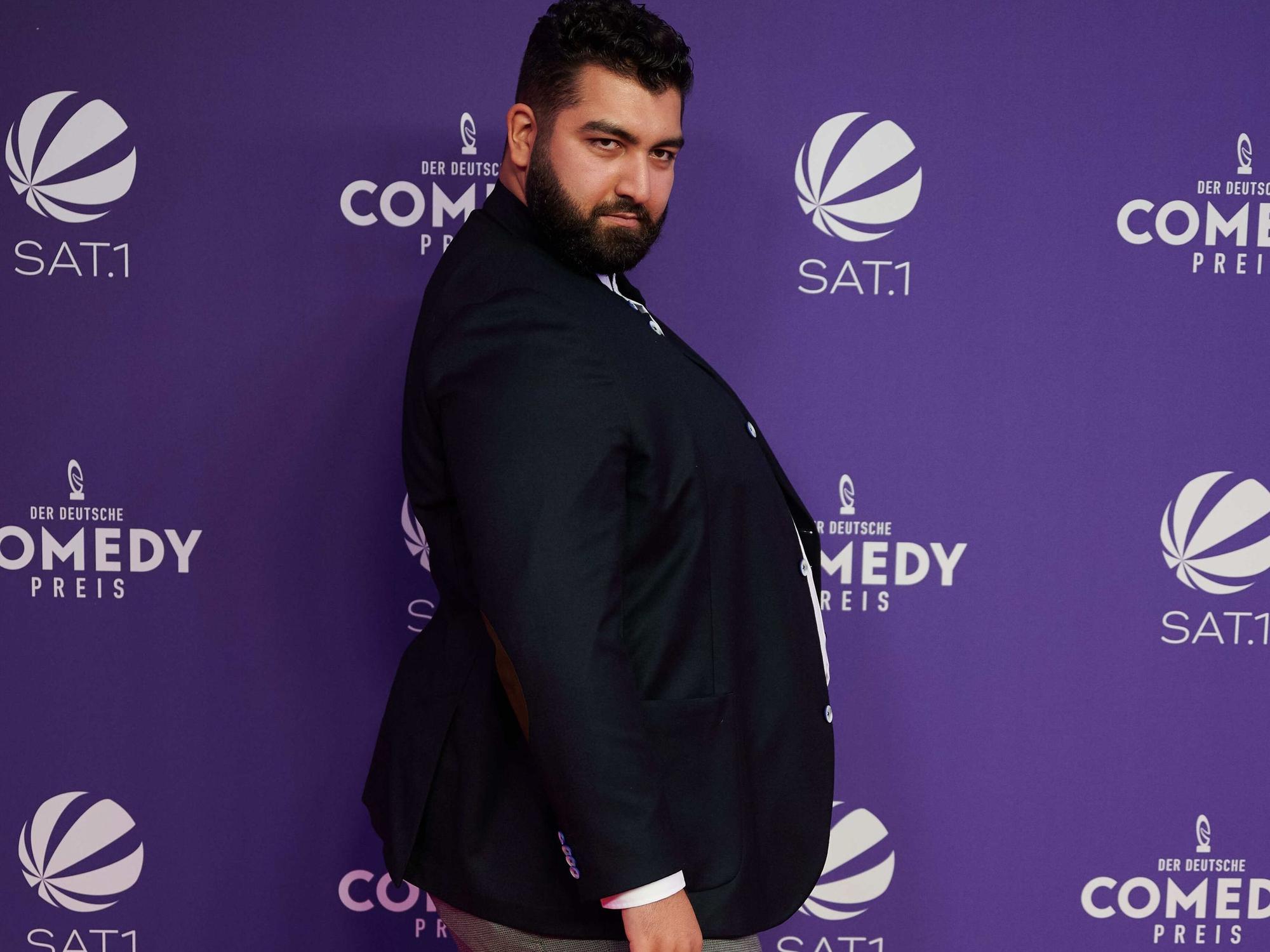 Der Komiker Faisal Kawusi kommt zur Verleihung des Deutschen Comedypreises.