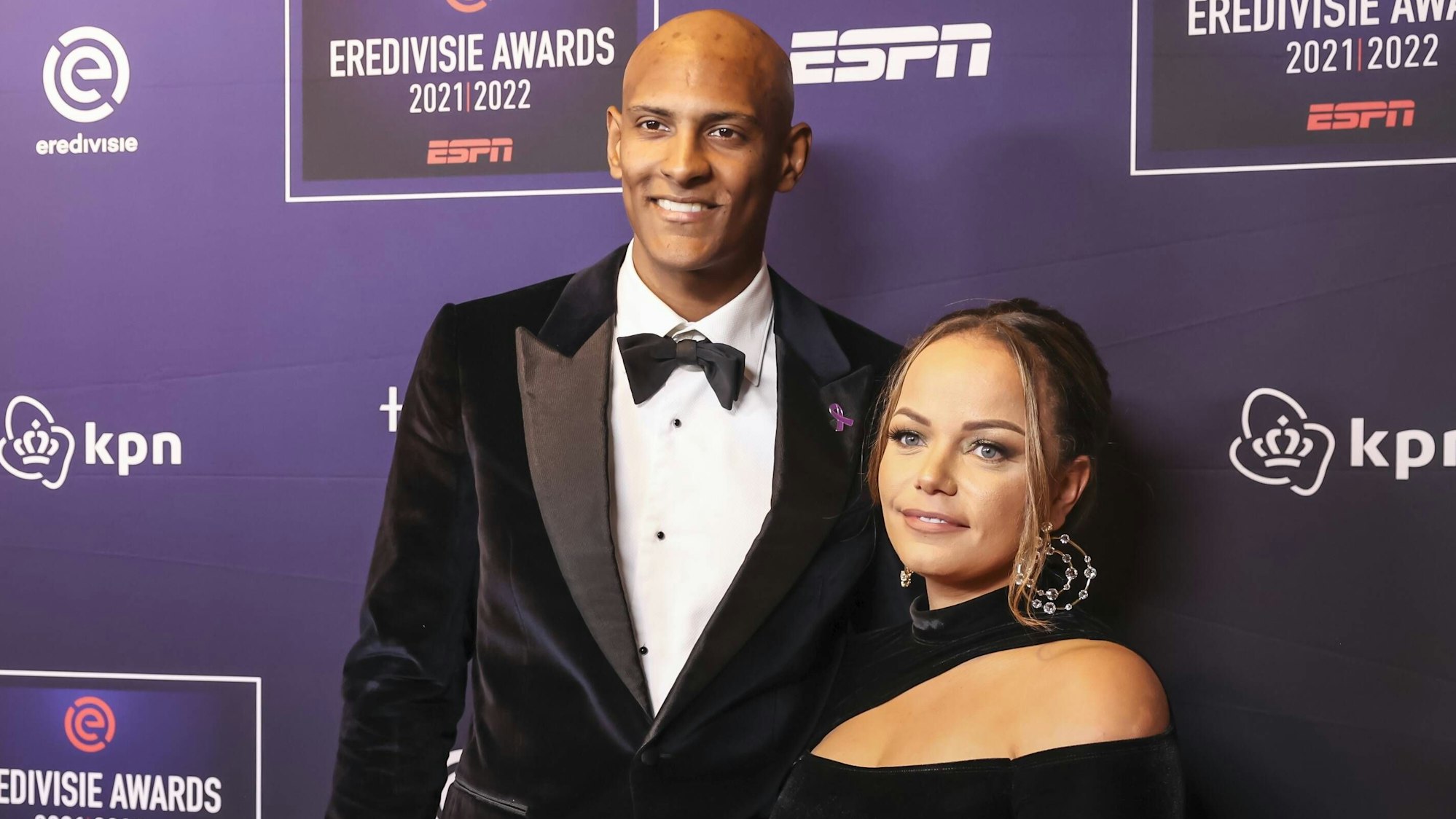 Priscilla Haller gemeinsam mit Sebastien Haller auf dem roten Teppich.