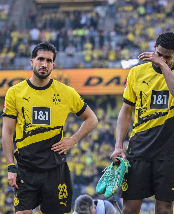 Emre Can, Sebastién Haller und Yousouffa Moukoko stehen nach der verspielten Meisterschaft vor der Dortmunder Südtribüne