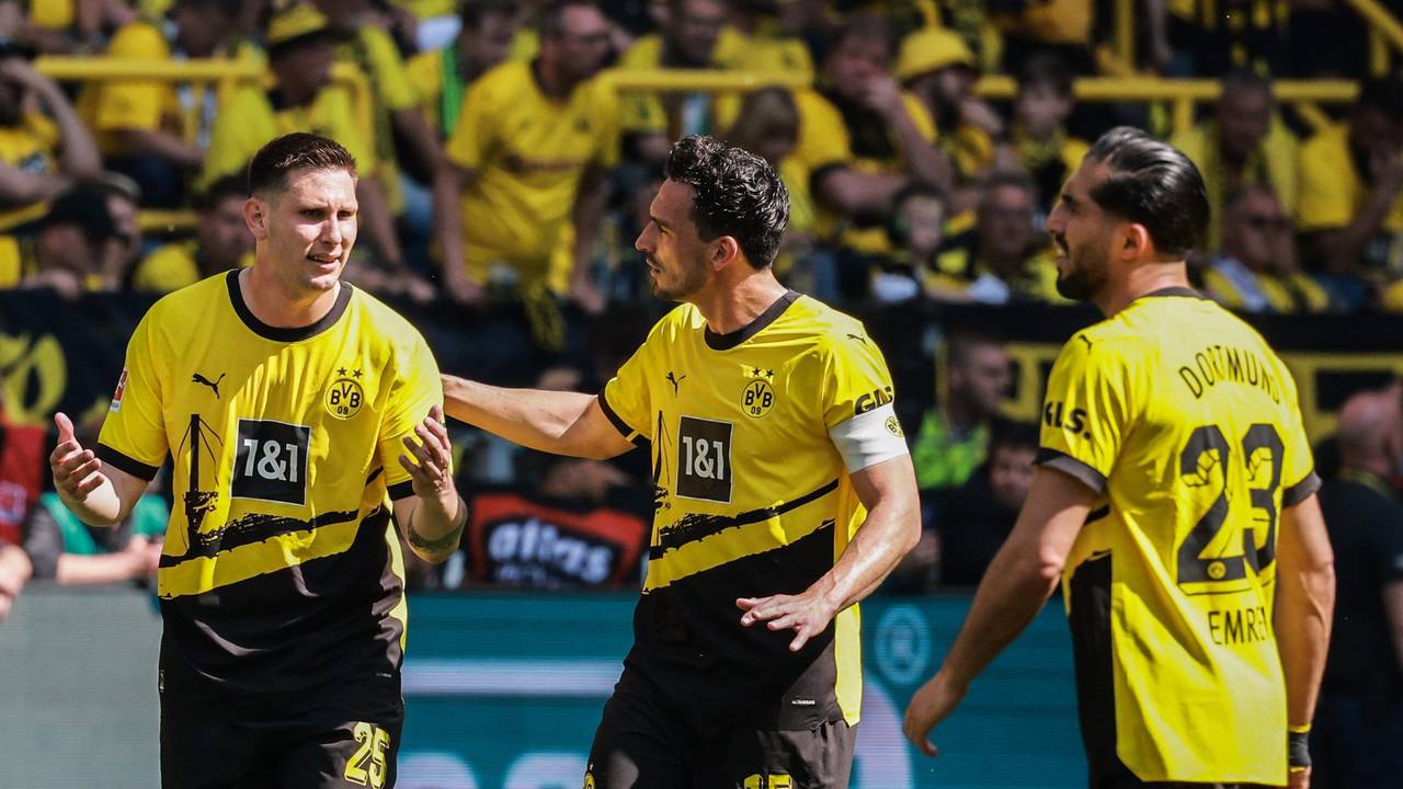 Borussia Dortmunds Niklas Süle, Mats Hummels und Emre Can nach einem Tor.