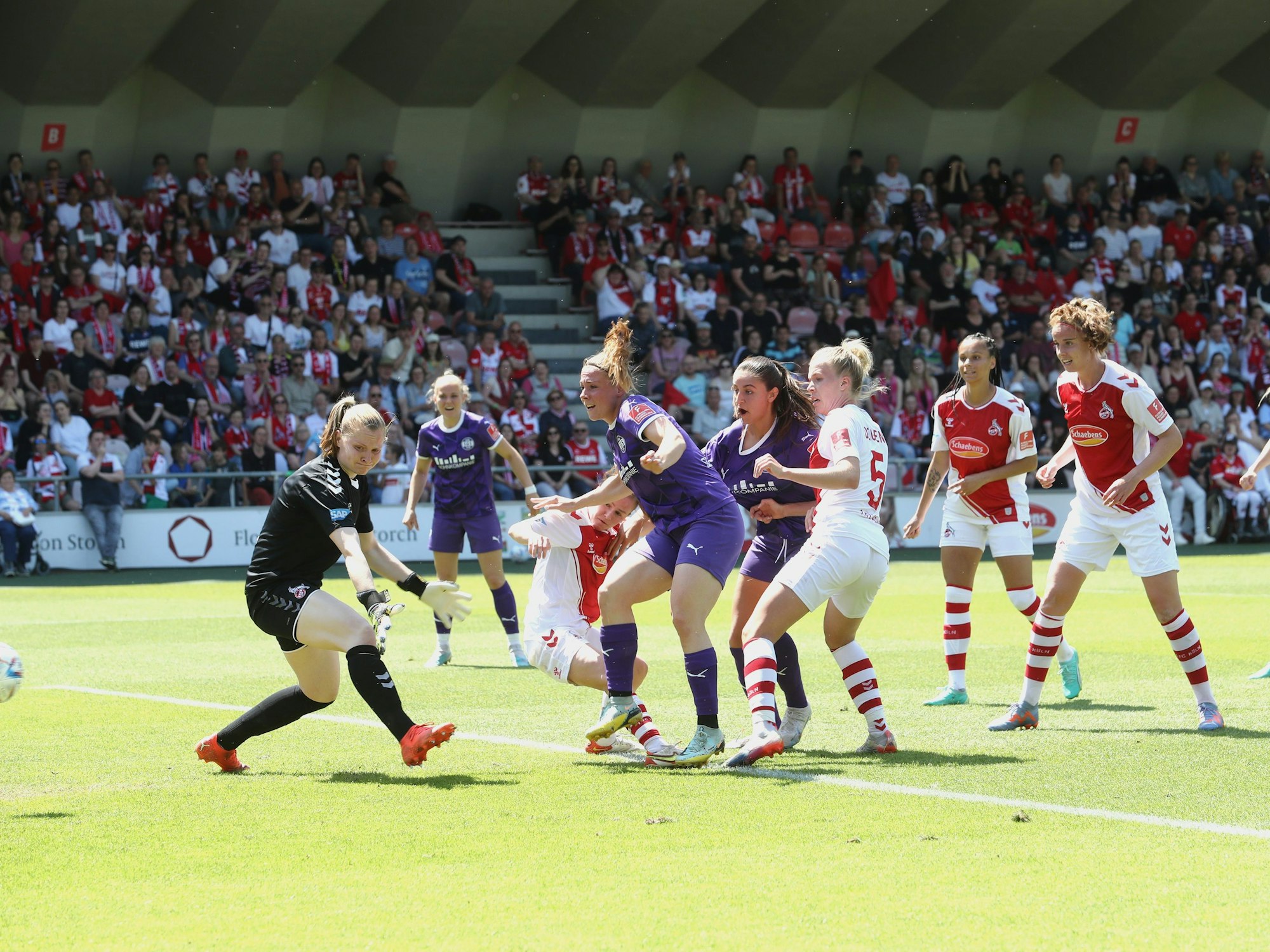 Tor zum 1:0 für Essen durch Ramona Maier.