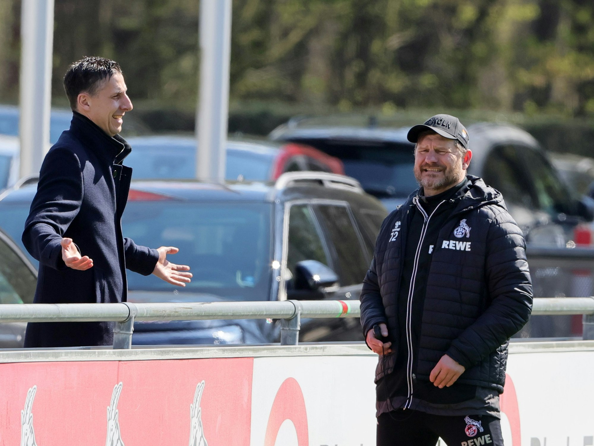 Christian Keller und Steffen Baumgart scherzen im Training.