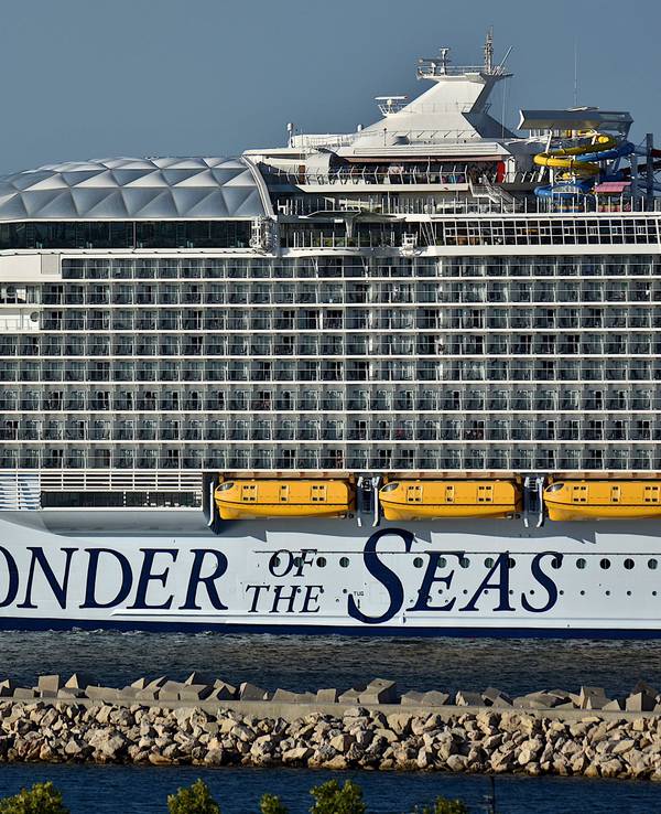 Das Kreuzfahrtschiff „Wonder of the Seas“ im Hafen