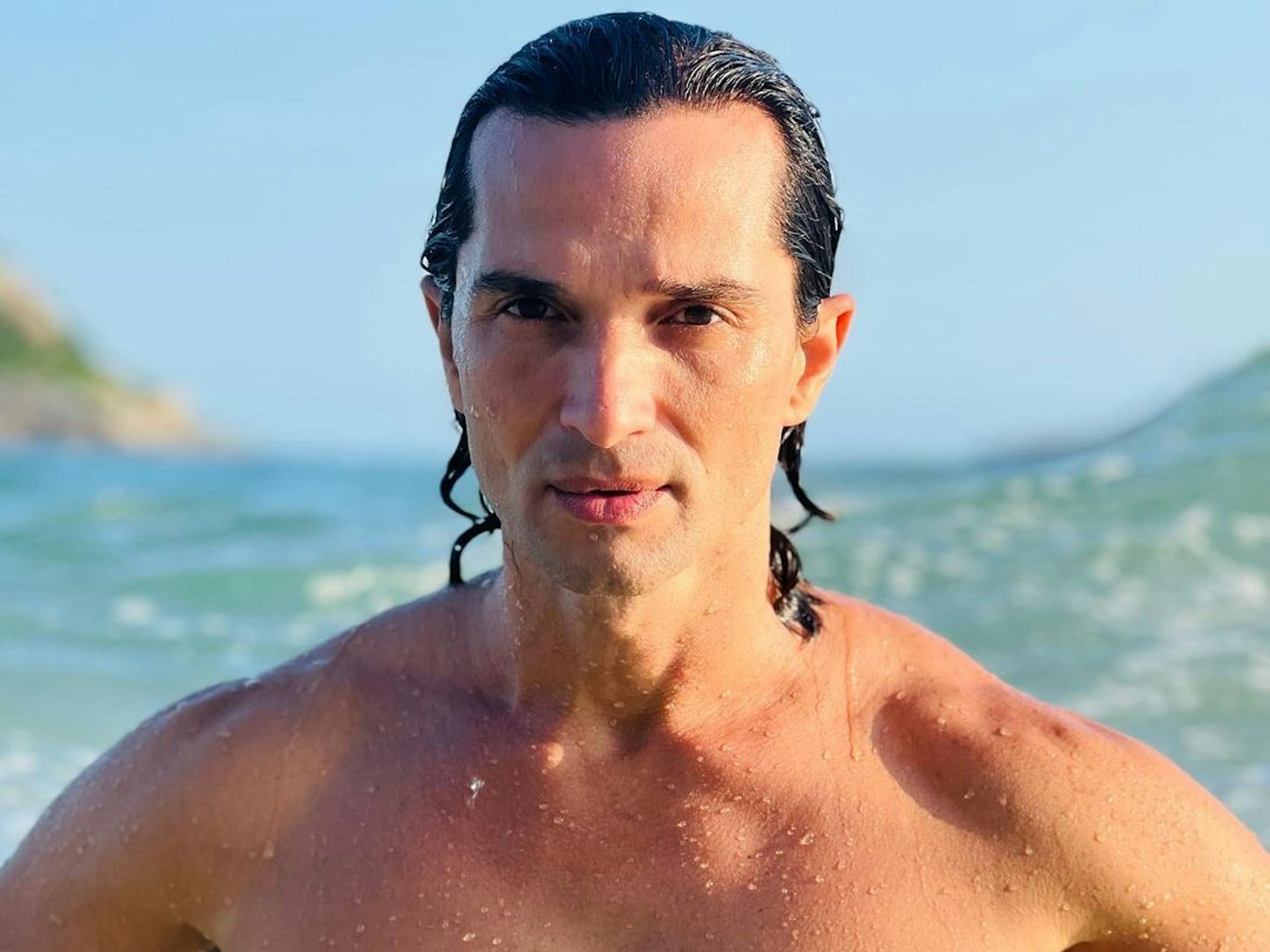 Soapstar Jefferson Machado im Meer.