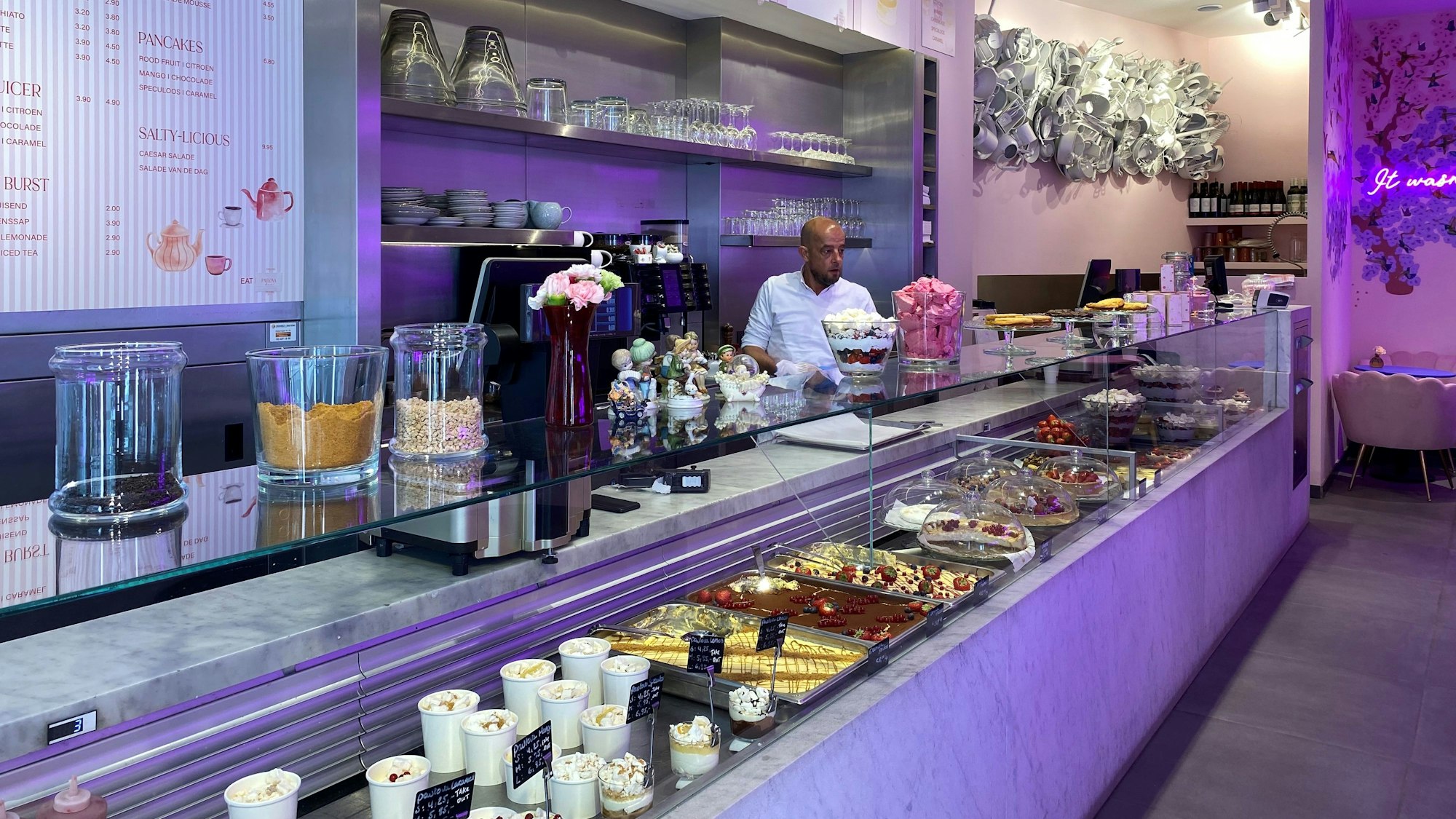 Pavlova Bar Antwerpen, Kammenstraat 30.