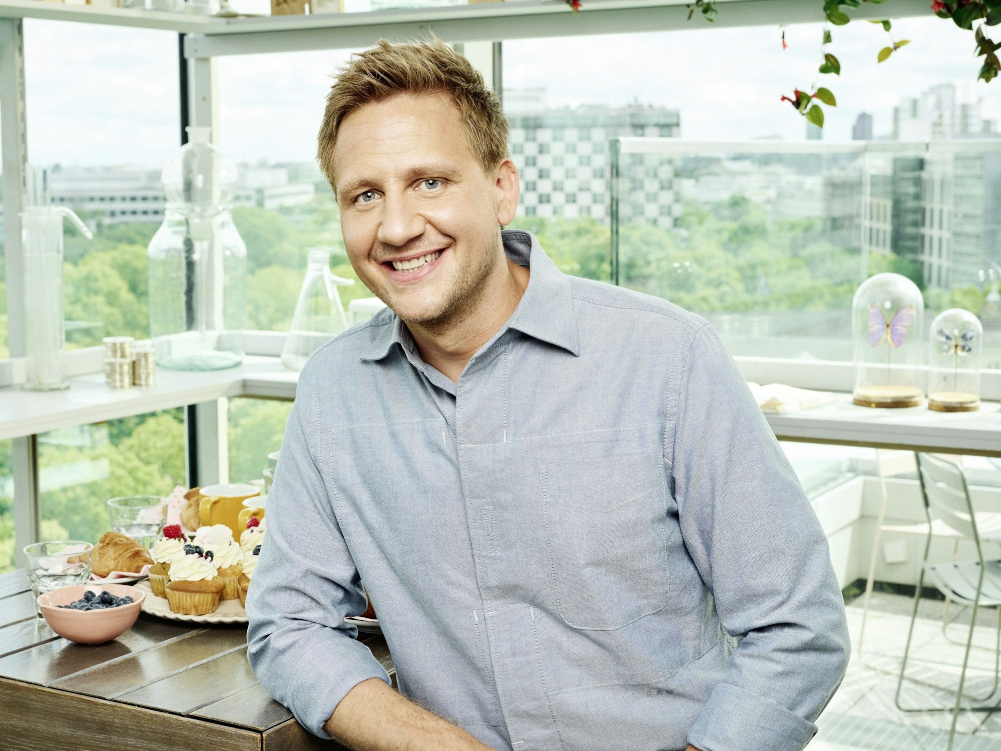 Lukas Haunerland posiert für ein Pressefoto.