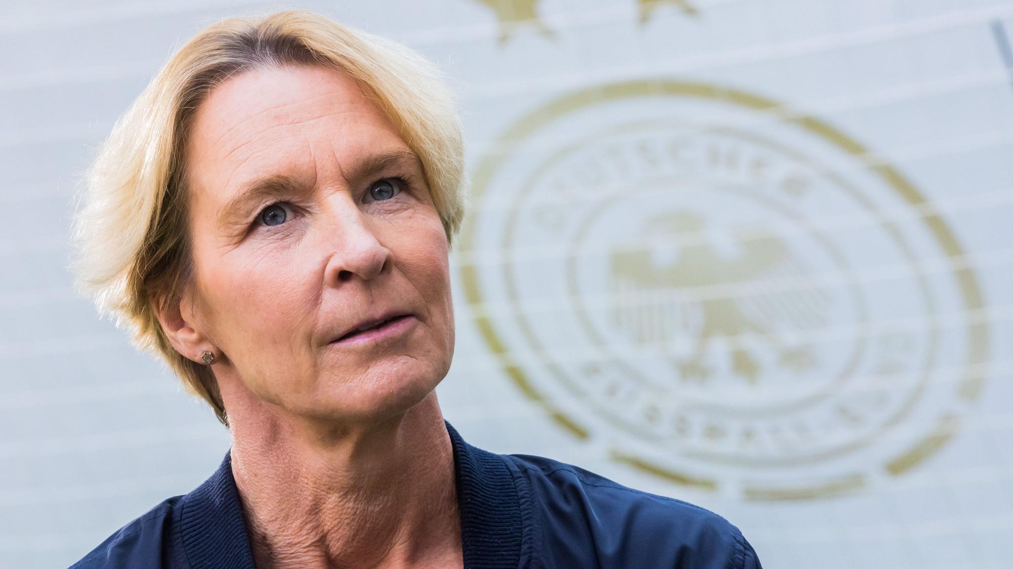 Martina Voss-Tecklenburg äußert sich bei einem Pressetermin zur Bekanntgabe von Google als neuem offiziellem Partner der Frauen-Nationalmannschaft bei Google Berlin.