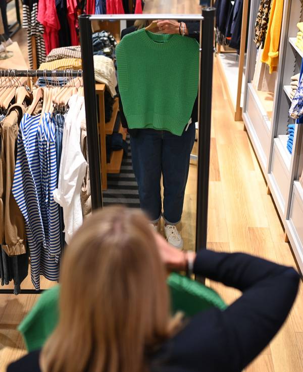 Die Münchner Modekette Hallhuber ist erneut insolvent. Unser Symbolbild zeigt eine Modefiliale in Oldenburg.