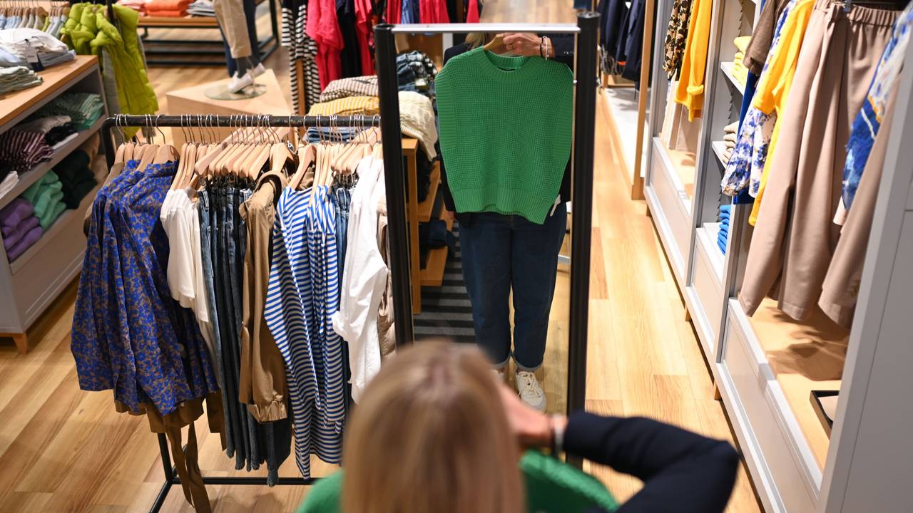 Die Münchner Modekette Hallhuber ist erneut insolvent. Unser Symbolbild zeigt eine Modefiliale in Oldenburg.