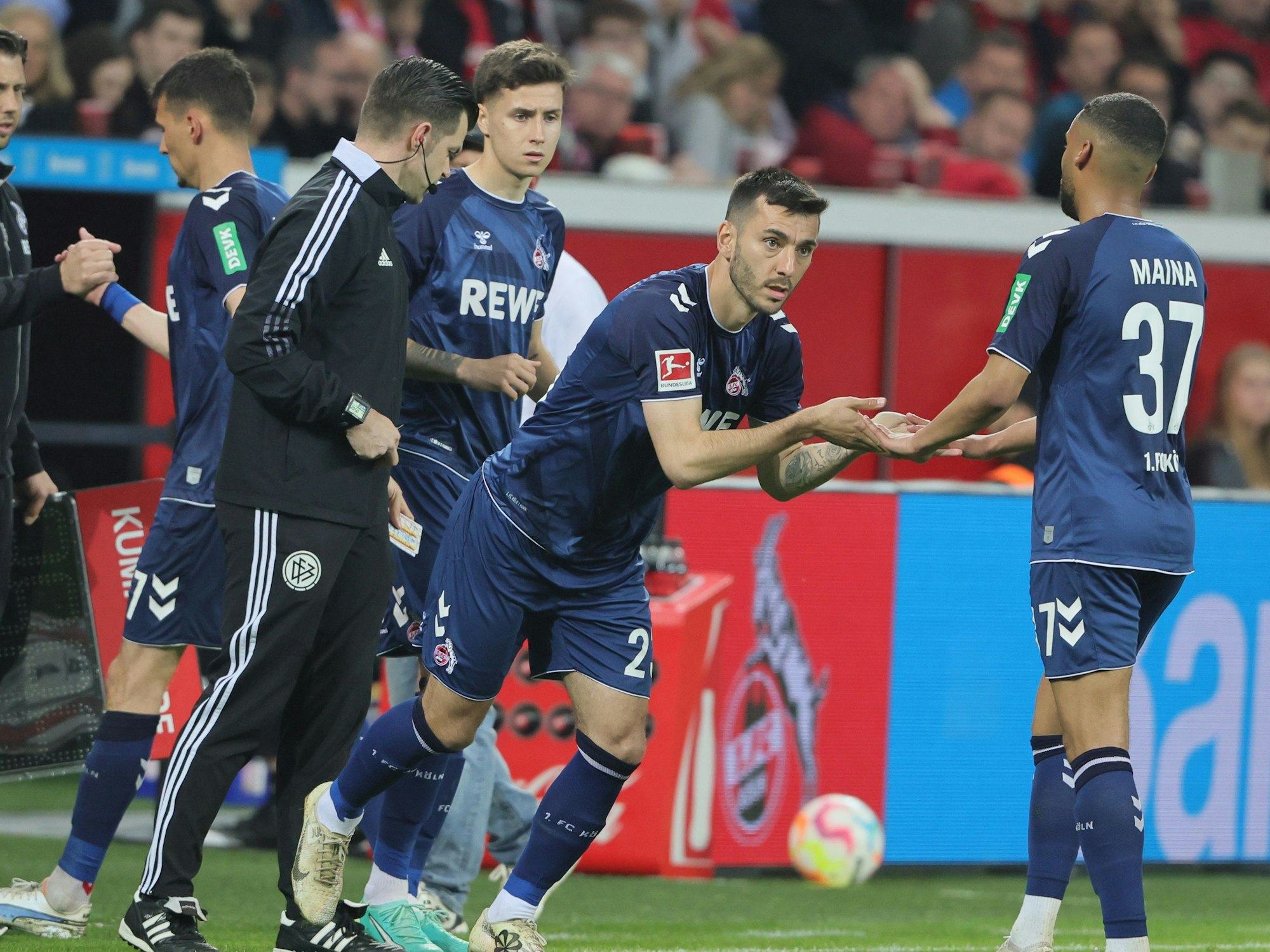 Sargis Adamyan wird beim 1. FC Köln eingewechselt.