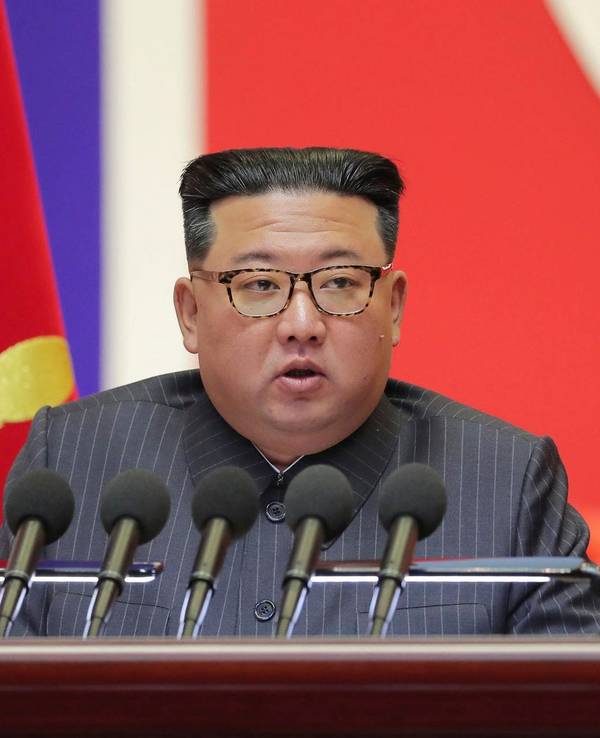 Der nordkoreanische Machthaber Kim Jong-un auf einer Pressekonferenz.