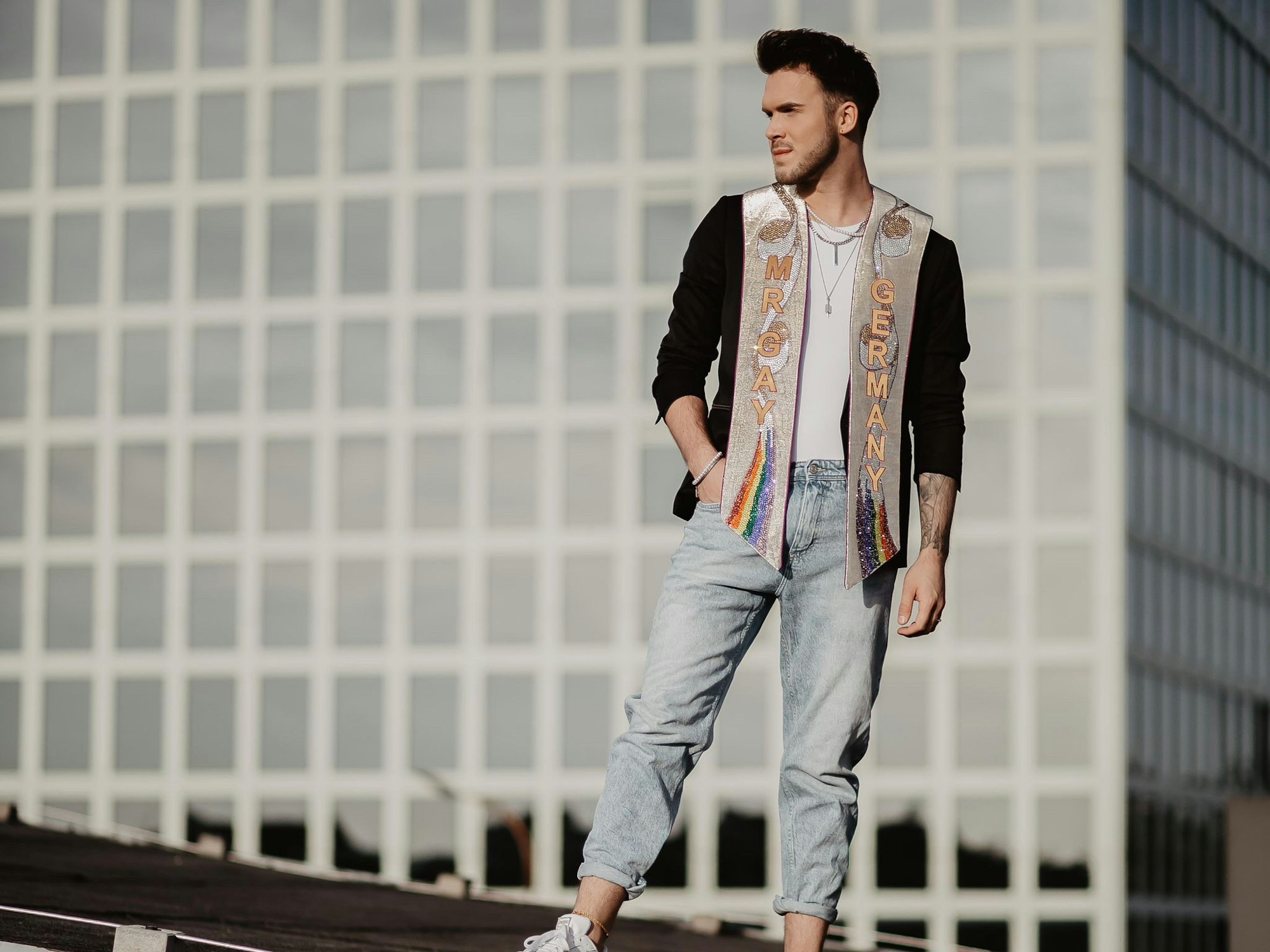 Maurice Schreibe posiert für die Kamera.