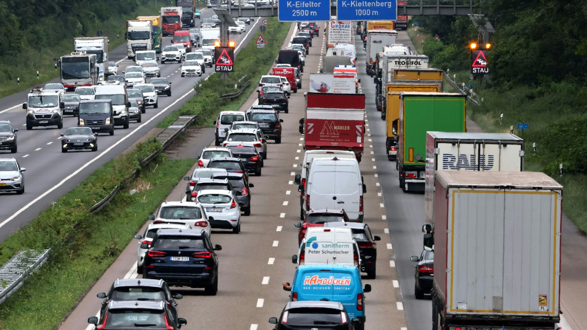 Stau auf der A4 bei Köln