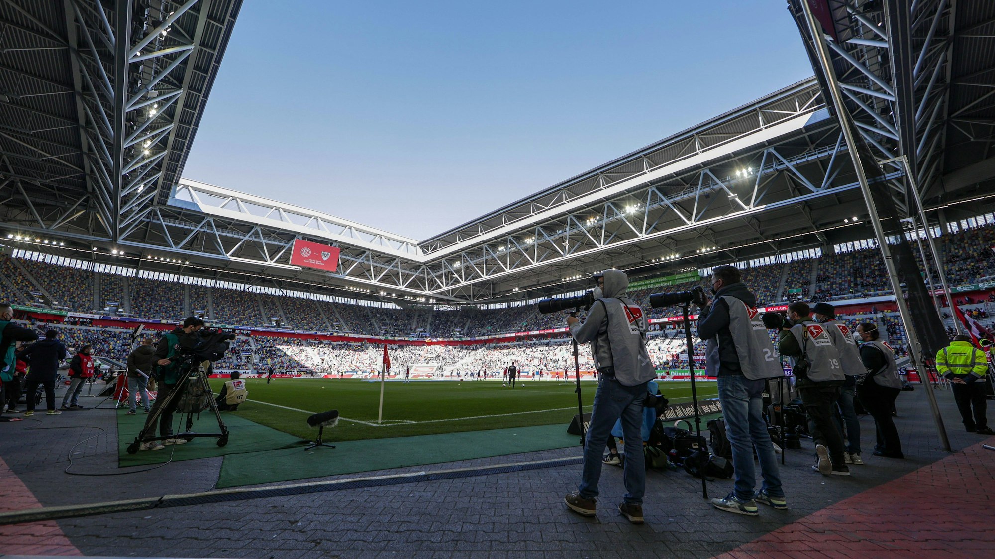 Blick in die Düsseldorfer Merkur-Spiel-Arena.