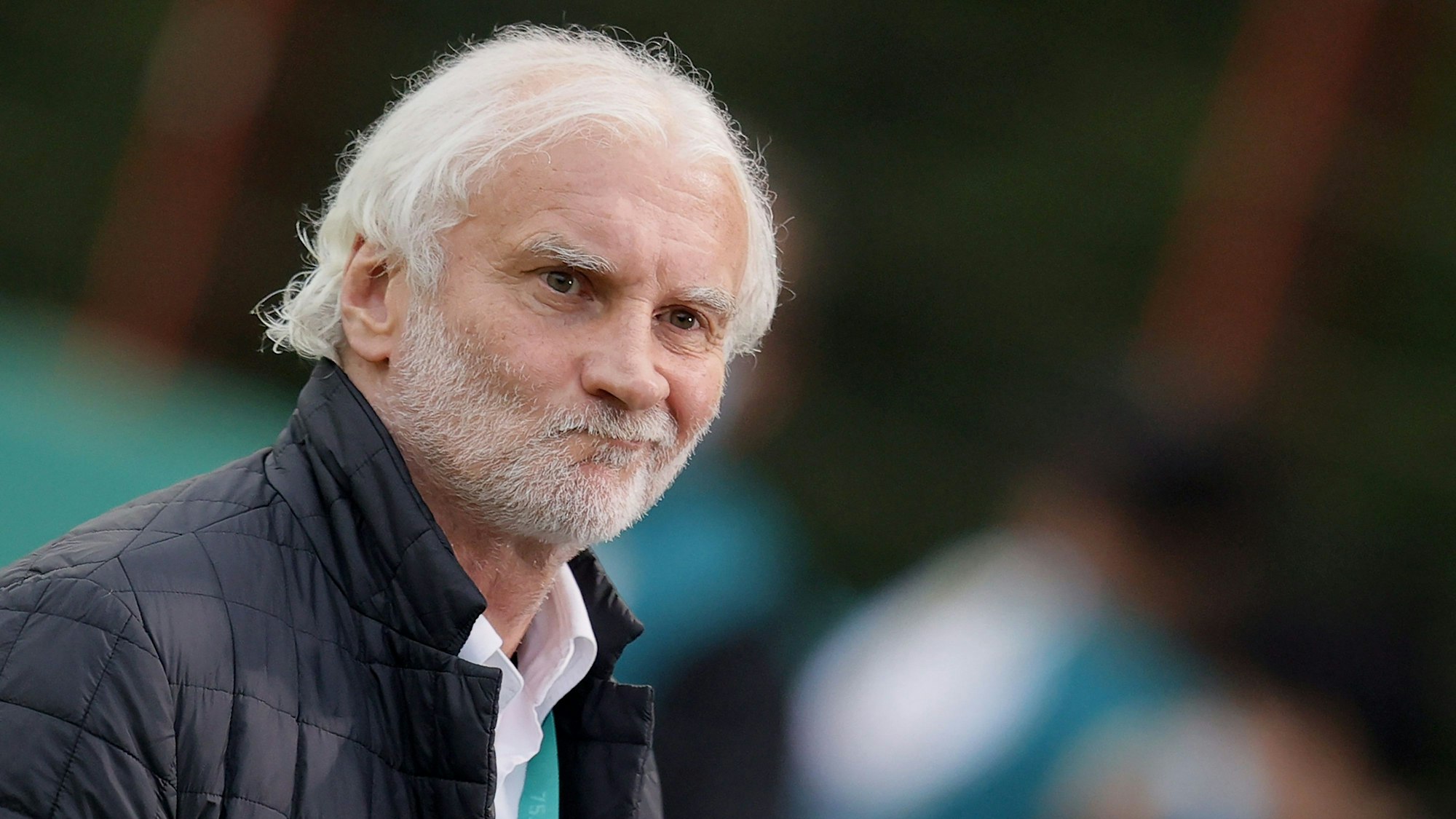 Rudi Völler verzieht das Gesicht.