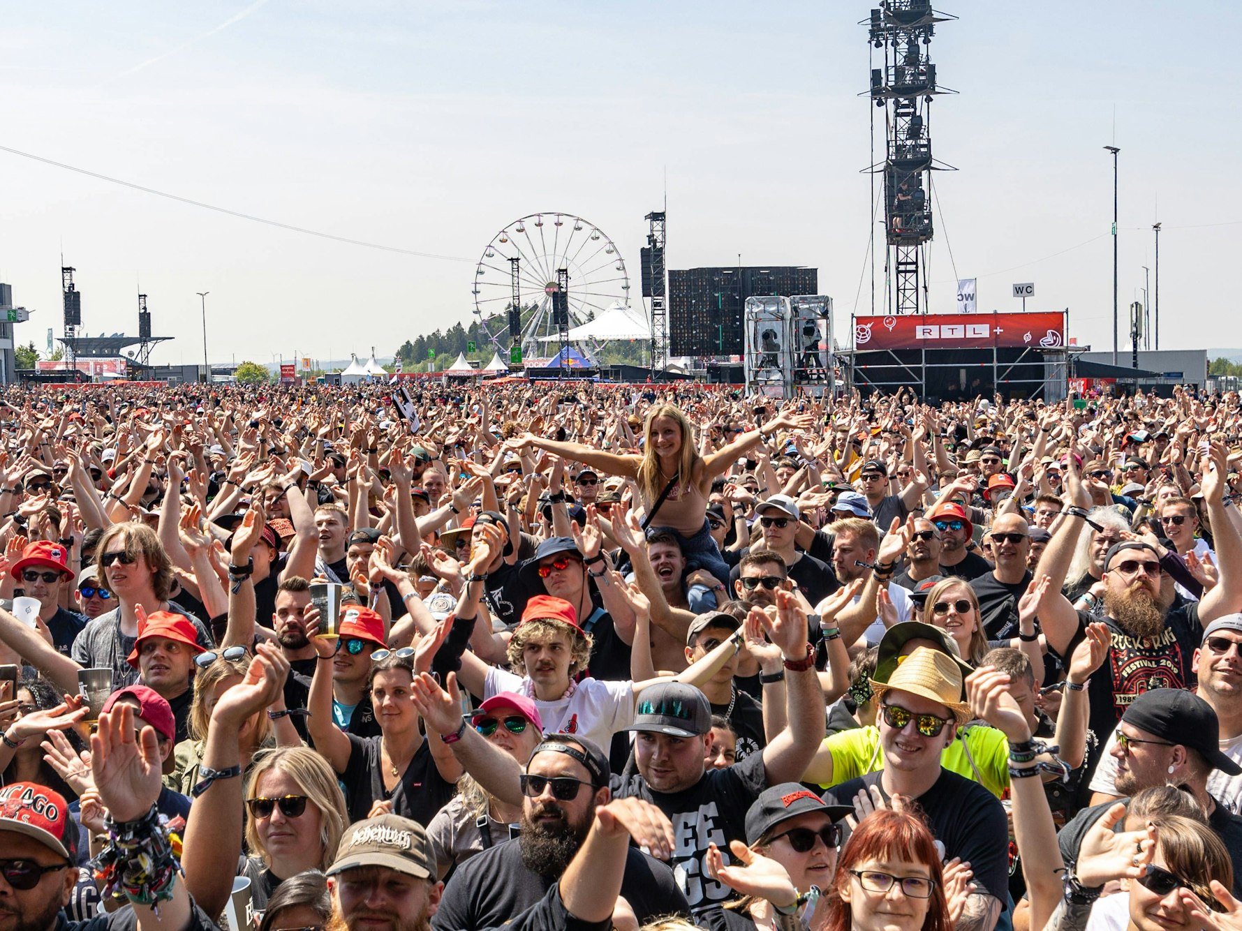Blick in die Fan-Menge bei Rock am Ring.