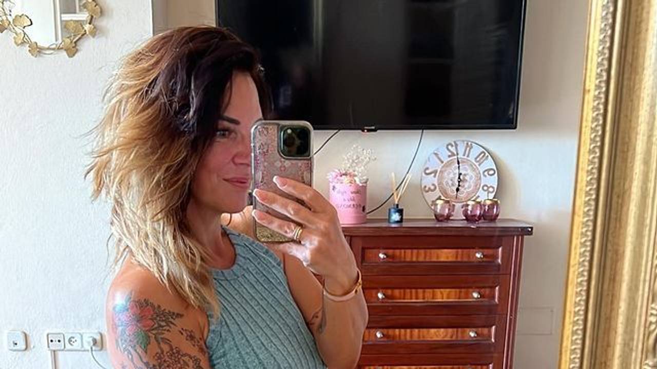 Danni Büchner posiert auf einem Selfie.