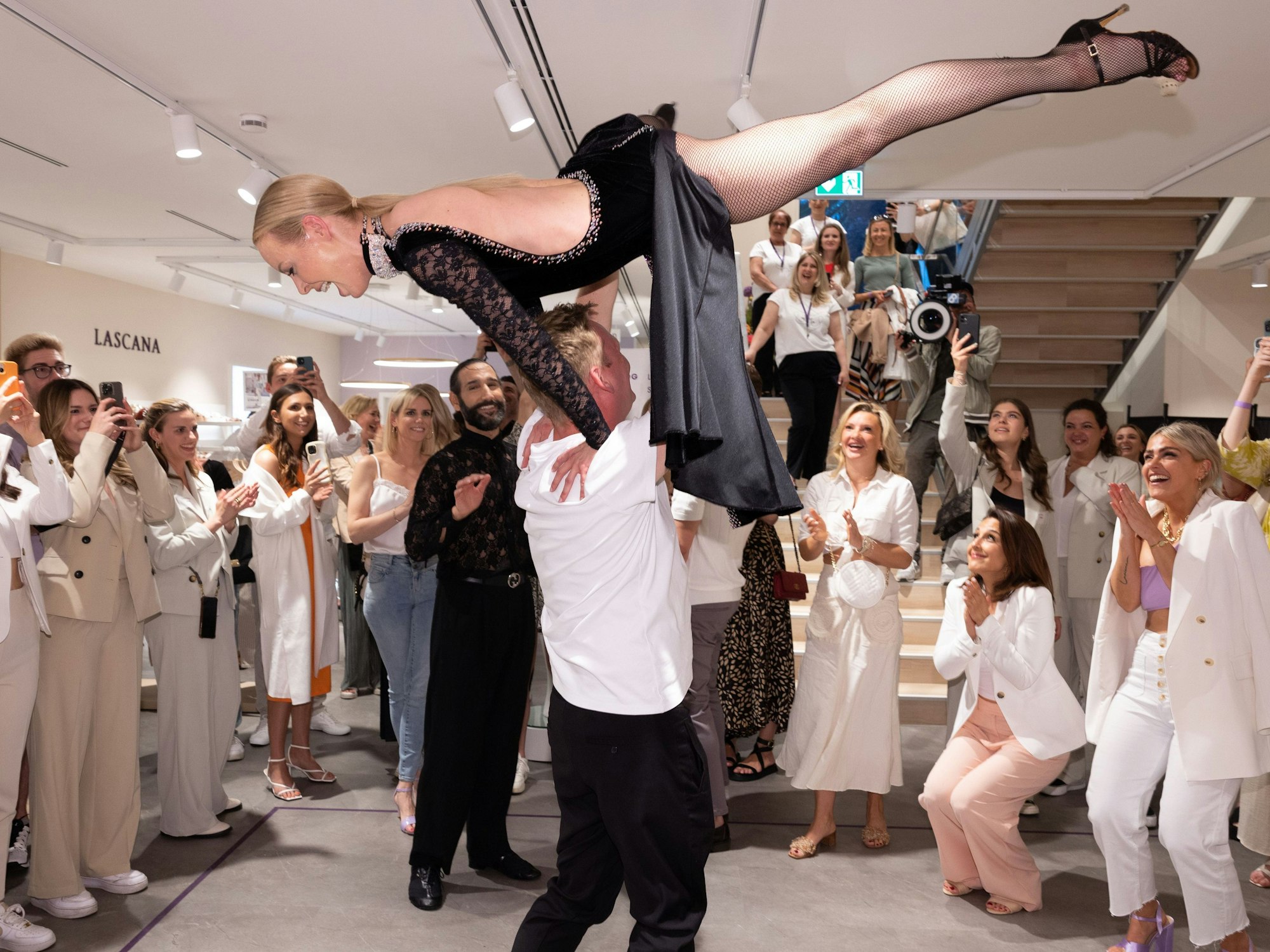 Knossi und Isabel Edvardsson beim Tanz.