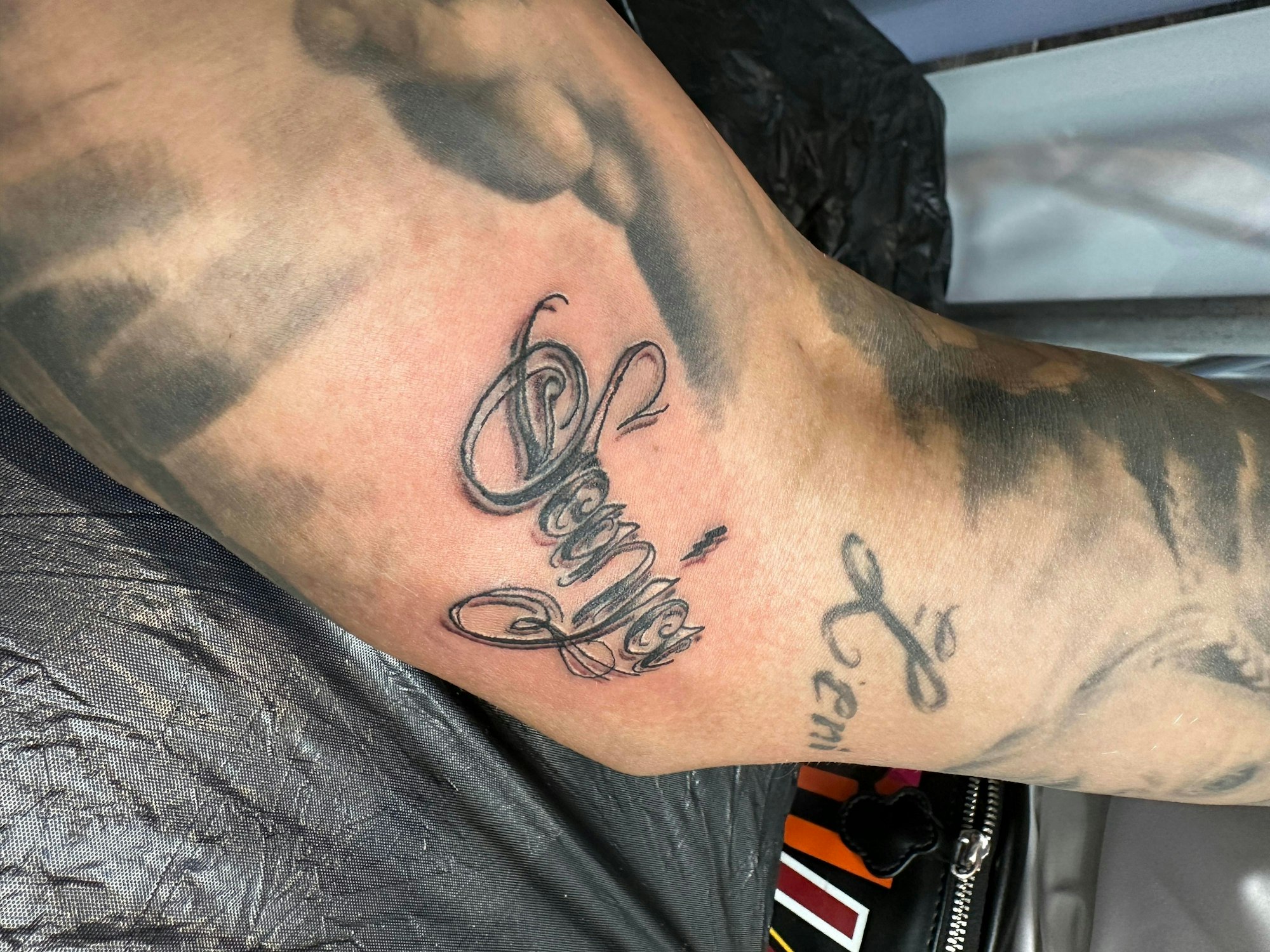 Tattätowierung auf dem Arm von Eric Sindermann
