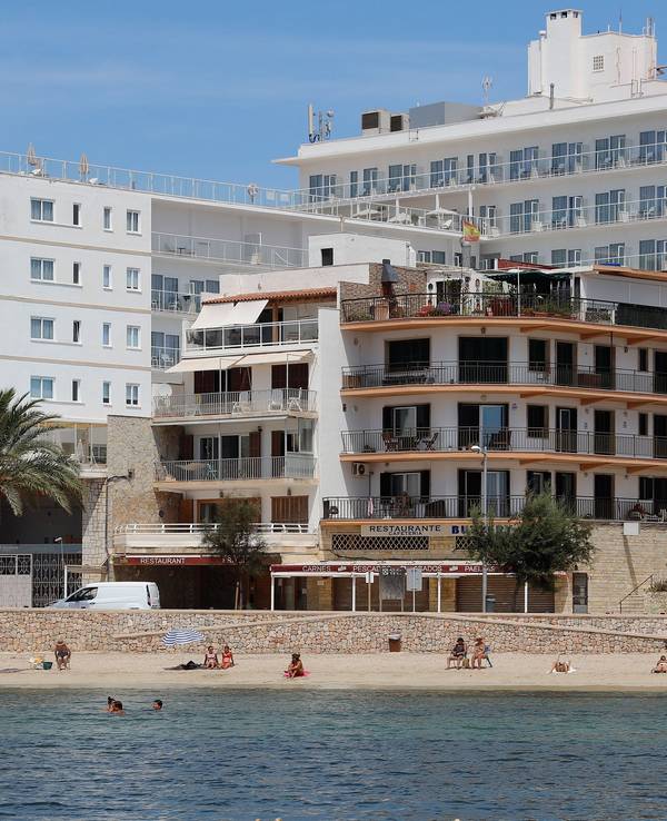 Geschäfte und Hotels in Palma de Mallorca.
