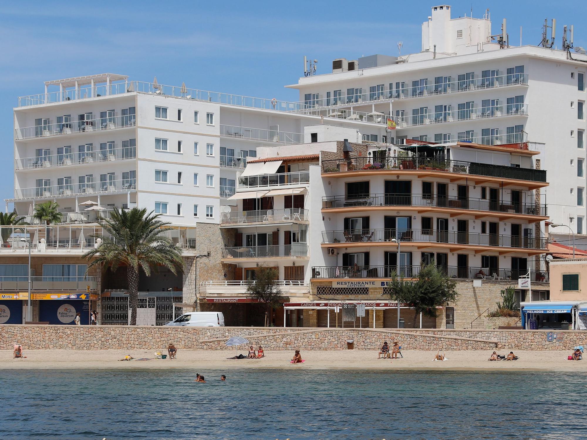 Blick auf Geschäfte und Hotels in Palma de Mallorca.