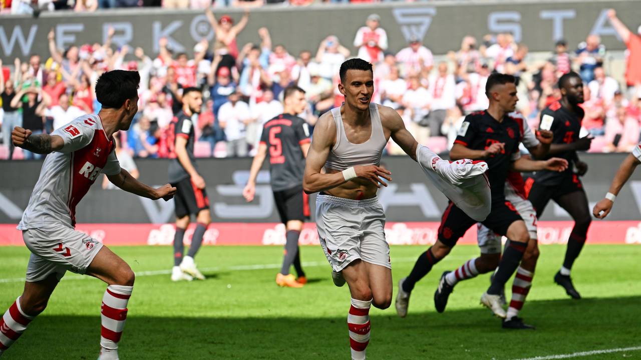 Dejan Ljubicic jubelt über seinen Treffer gegen die Bayern.