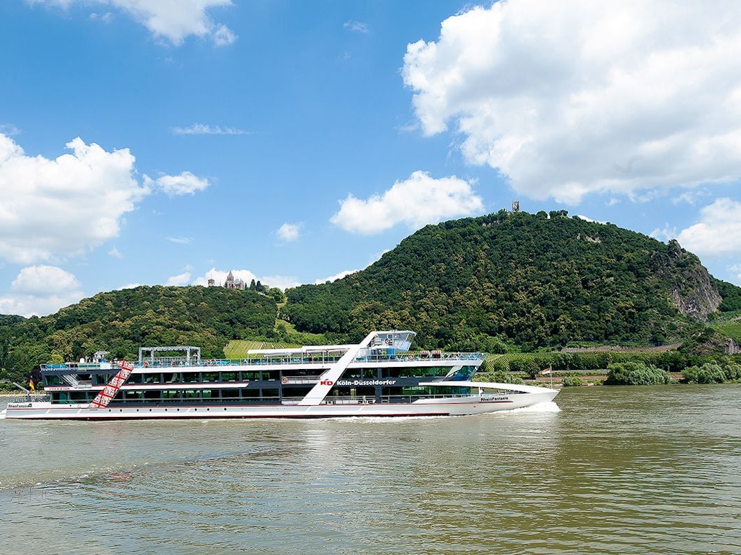 KD Schiff vor dem Siebengebirge