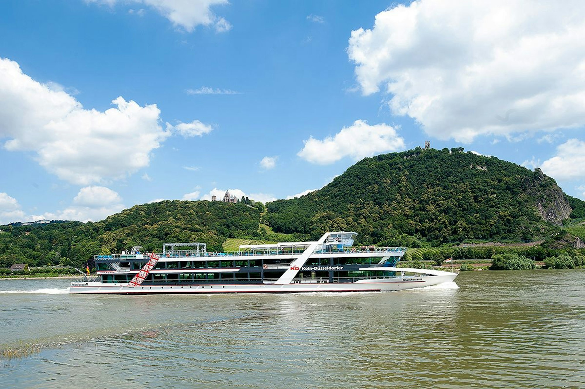 KD Schiff vor dem Siebengebirge