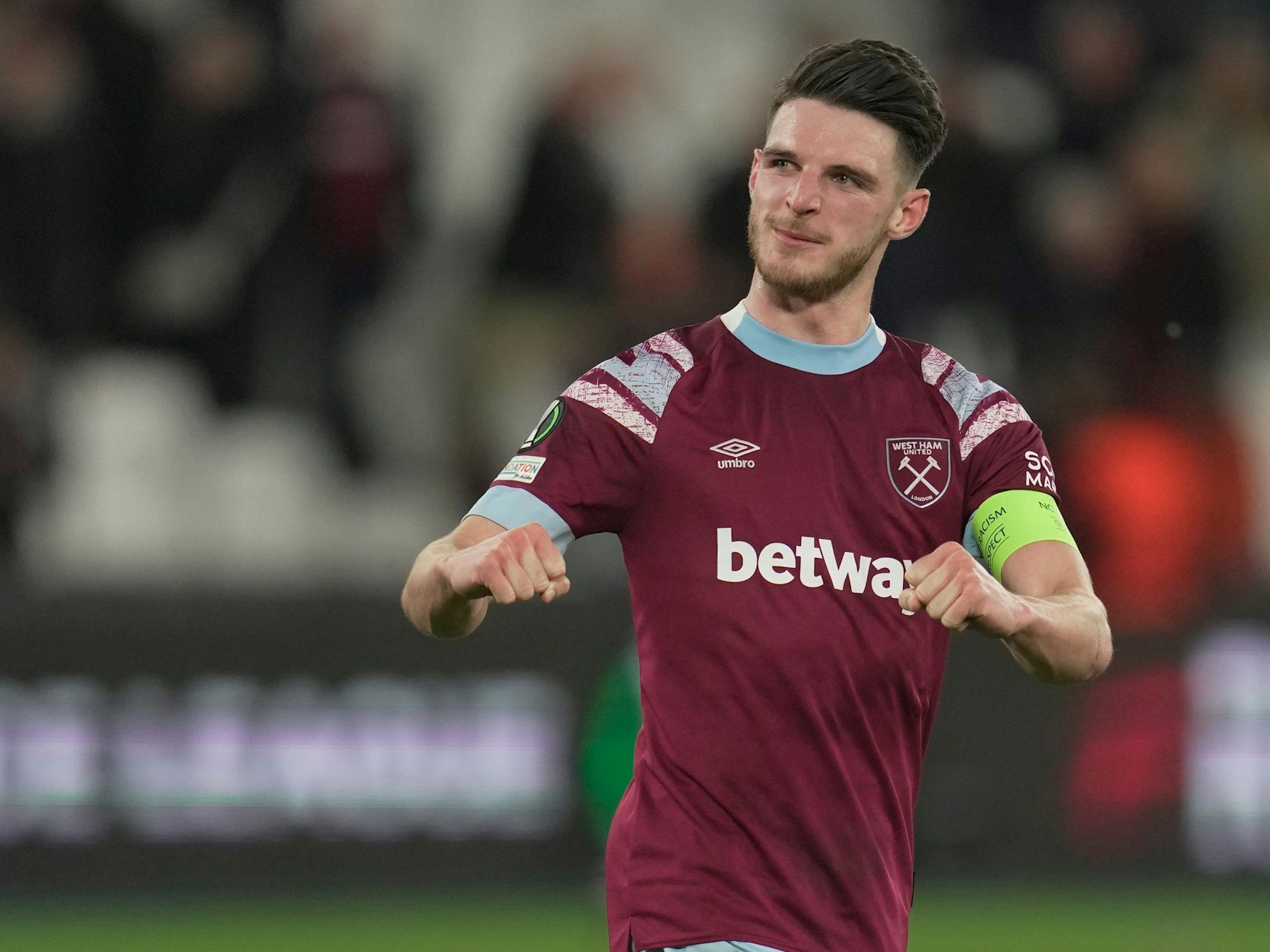 West Hams Declan Rice jubelt auf dem Platz.
