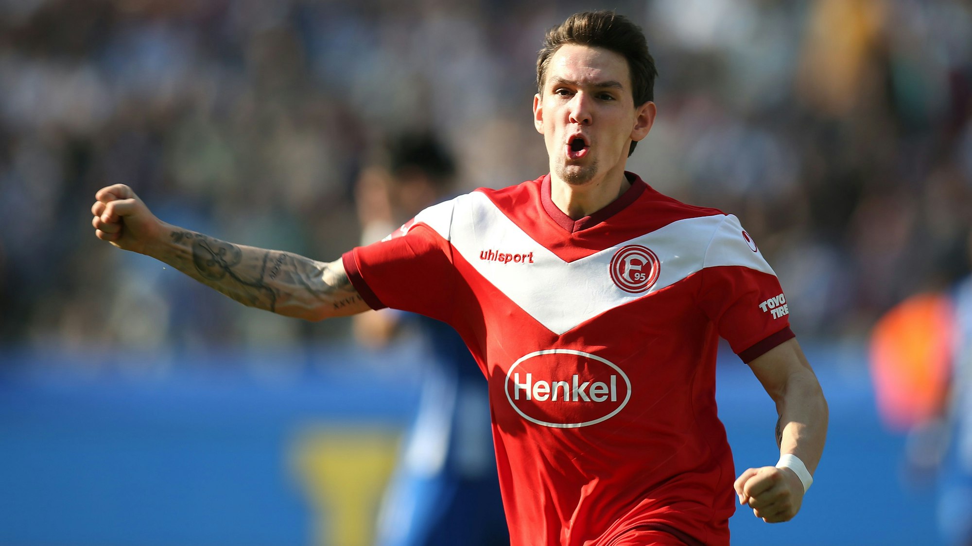 Düsseldorf Benito Raman jubelt im Spiel bei Hertha BSC.