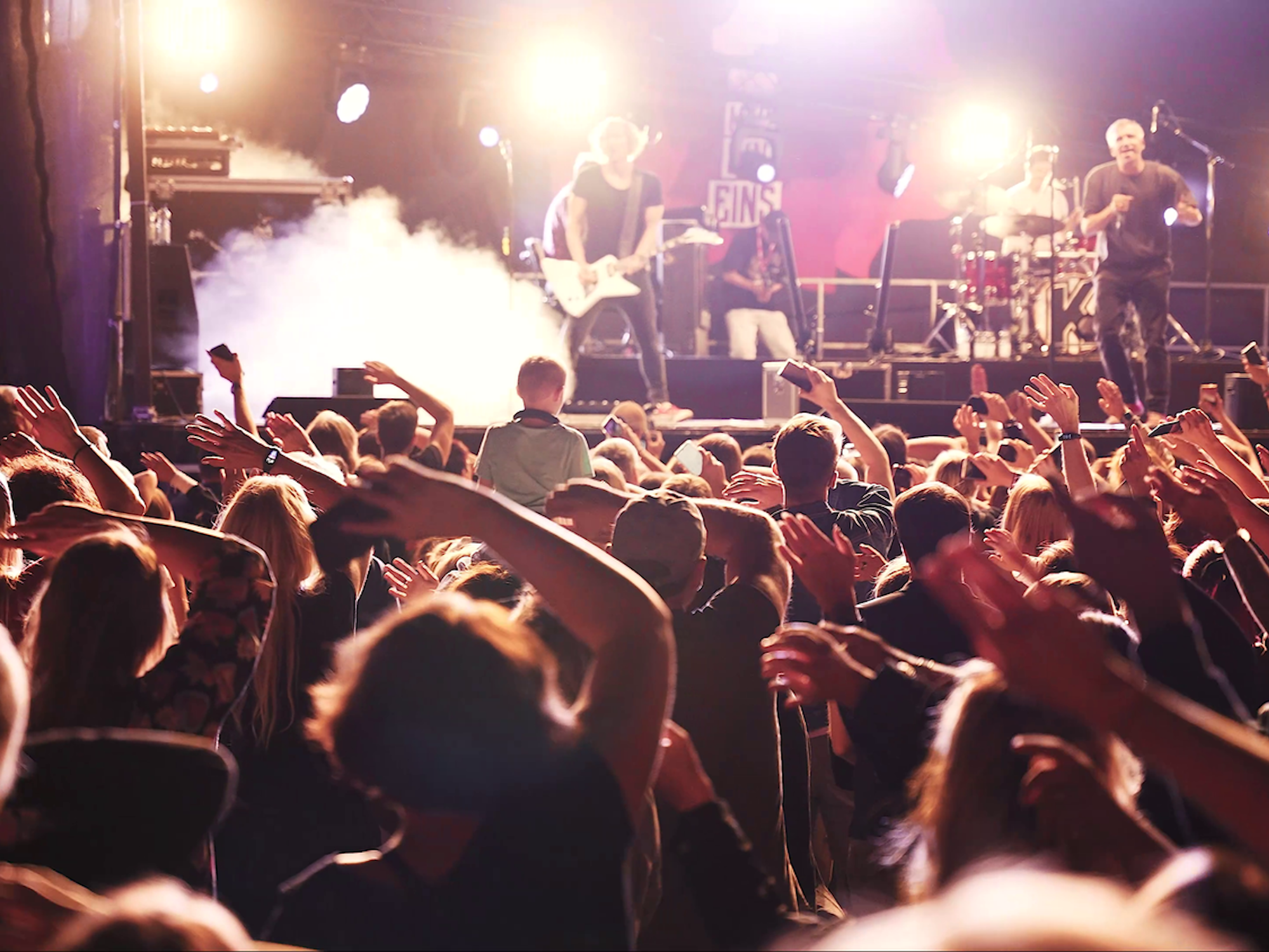 Kasalla bei ihrem Auftritt beim „OpenAirPort“-Festival 2022.