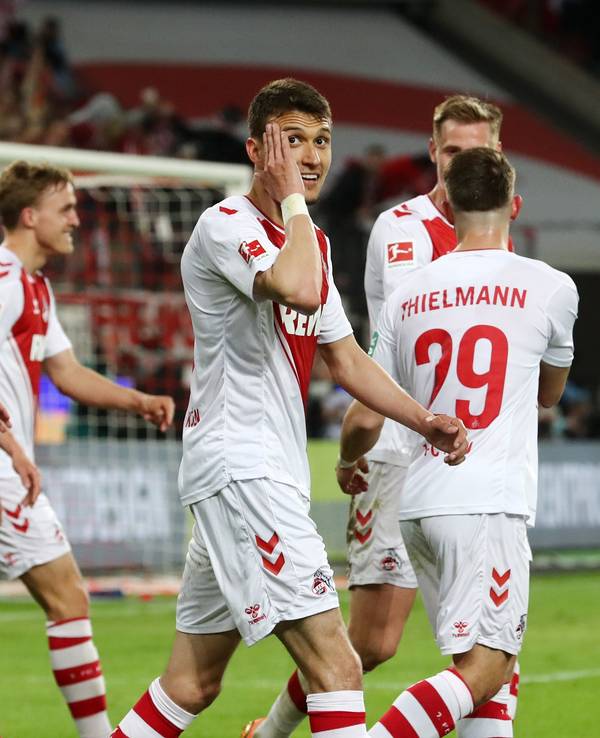 Dejan Ljubicic jubelt mit dem 1. FC Köln gegen Hertha BSC.