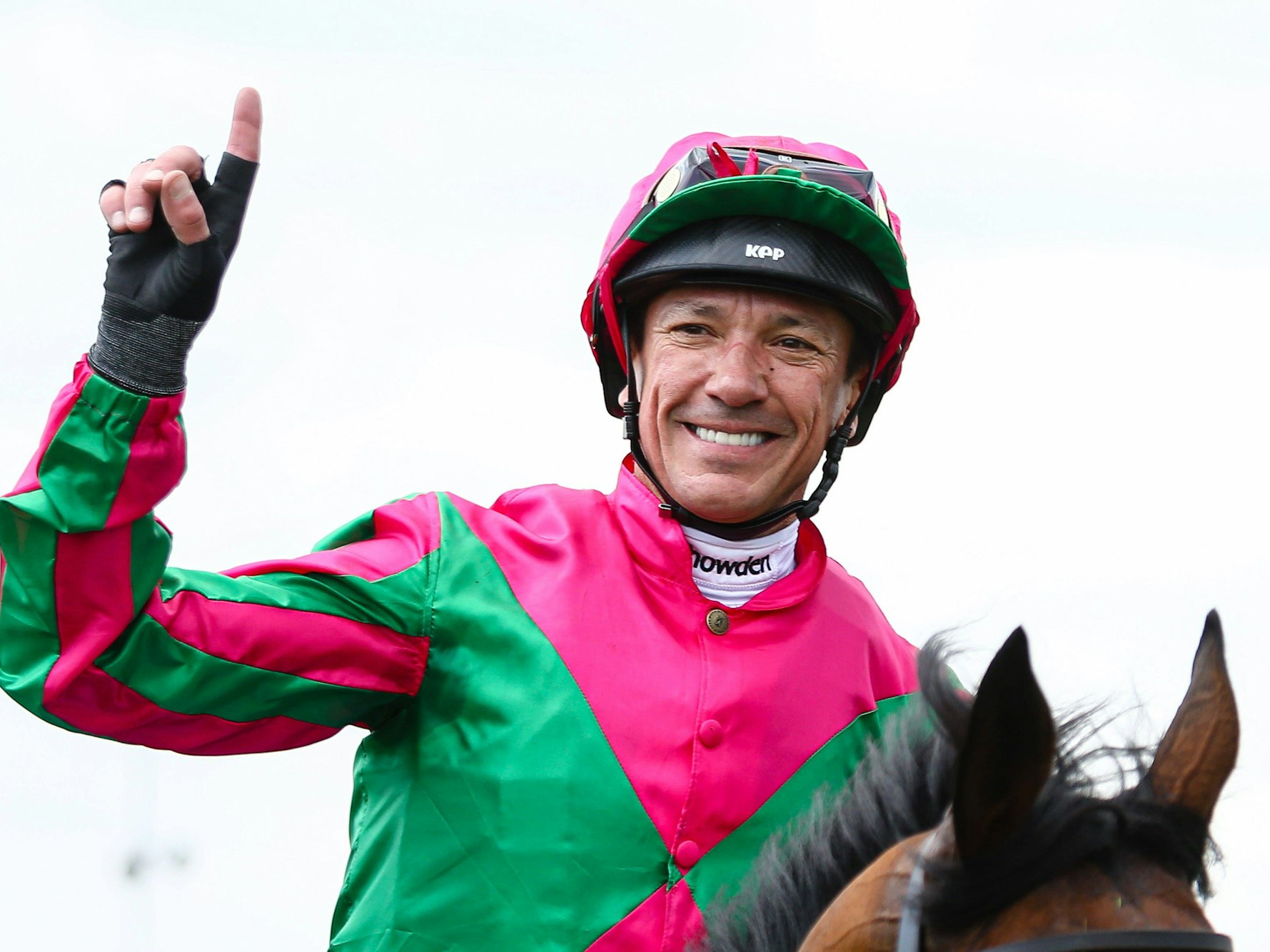 Jockey Frankie Dettori jubelt.