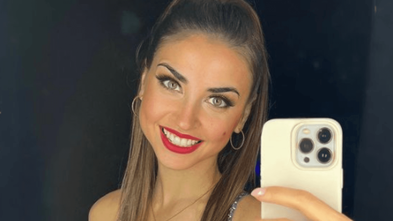 Ekaterina Leonova strahlt in die Kamera