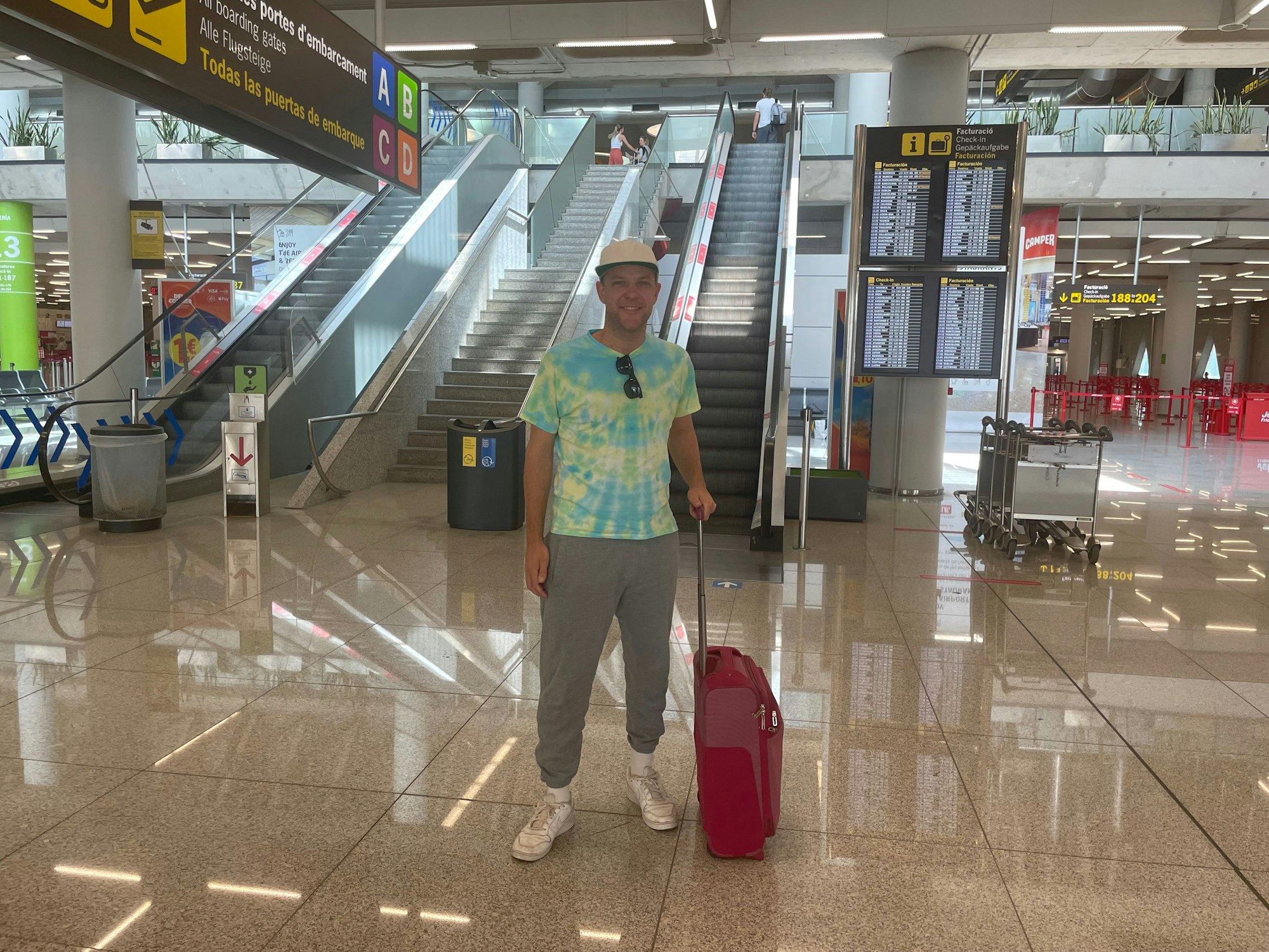 Alex Engel am Flughafen von Mallorca.