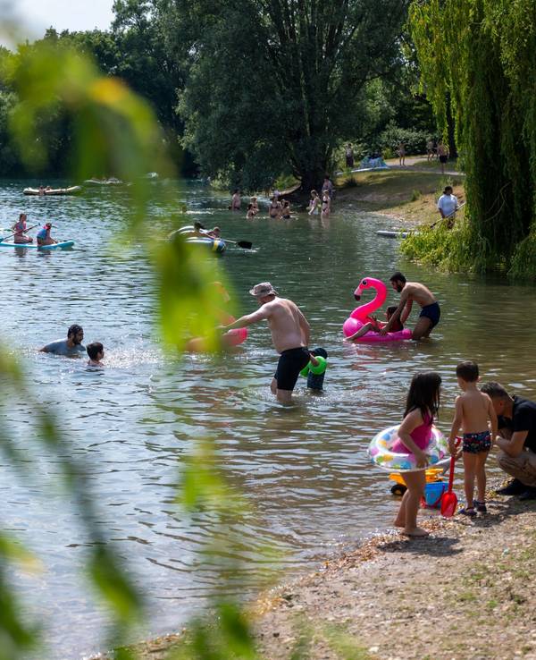 10.06.2023, Köln: Das Baden ist im Fühlinger See verboten. Foto: Uwe Weiser