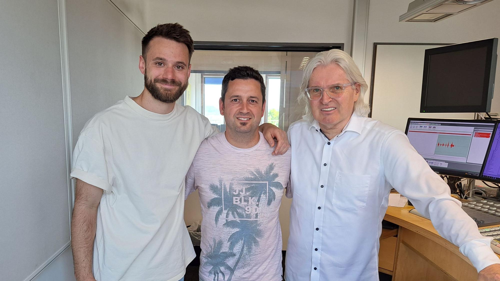 Roman Lob, Dominik Becker und Jürgen Hoppe bei der Aufnahme zum Podcast Kölsch & Jot (von KStA Medien)
