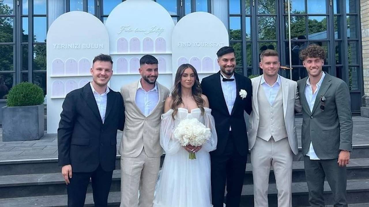 Luca Waldschmidt ist Gast auf der Hochzeit von Suat Serdar.
