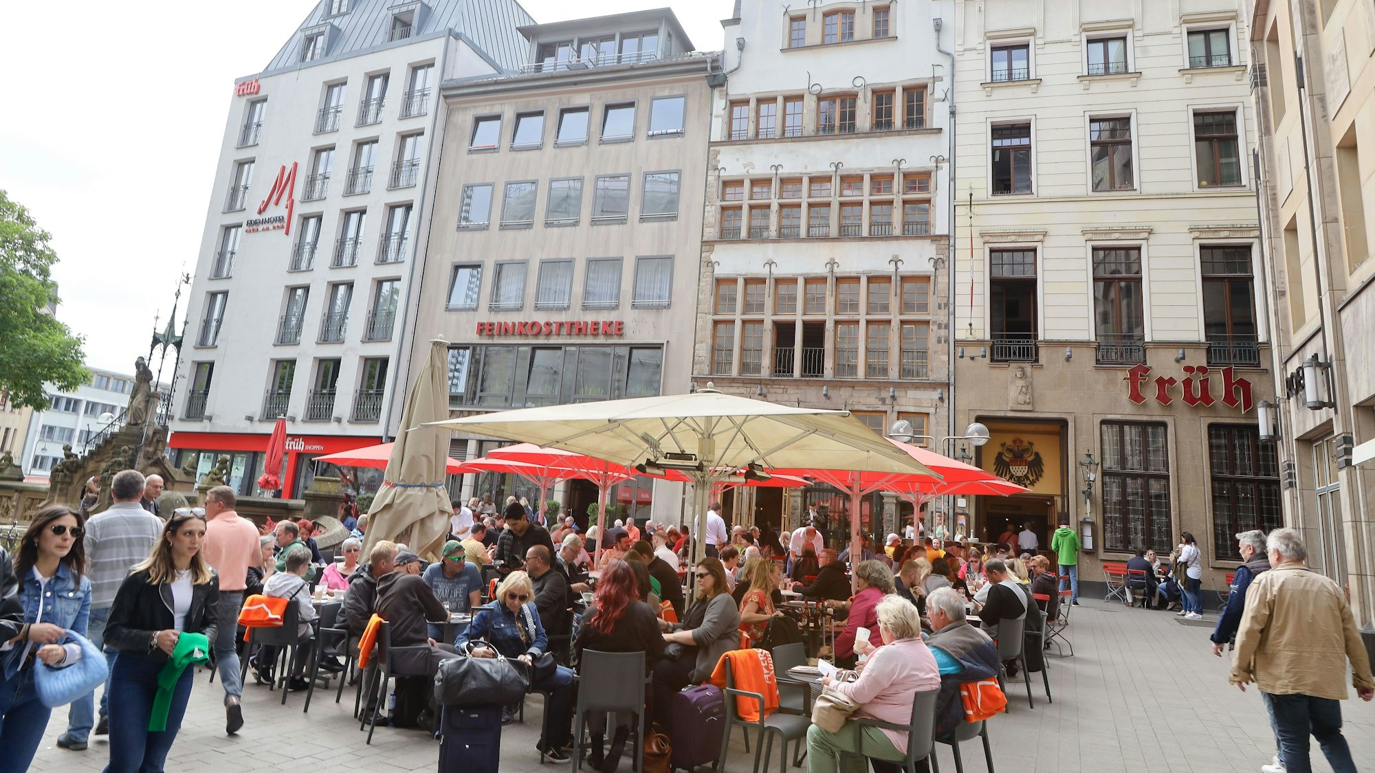 Die Terrasse am Brauhaus Früh am Kölner Dom