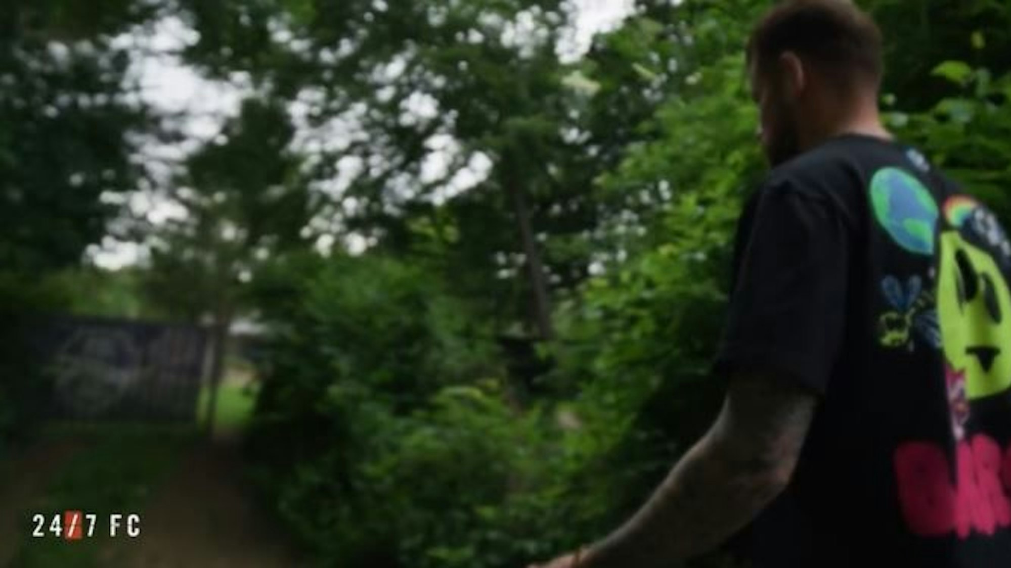 Timo Horn in der neuen Folge der FC Doku 24/7 FC auf dem Geländes SC Rondorf.