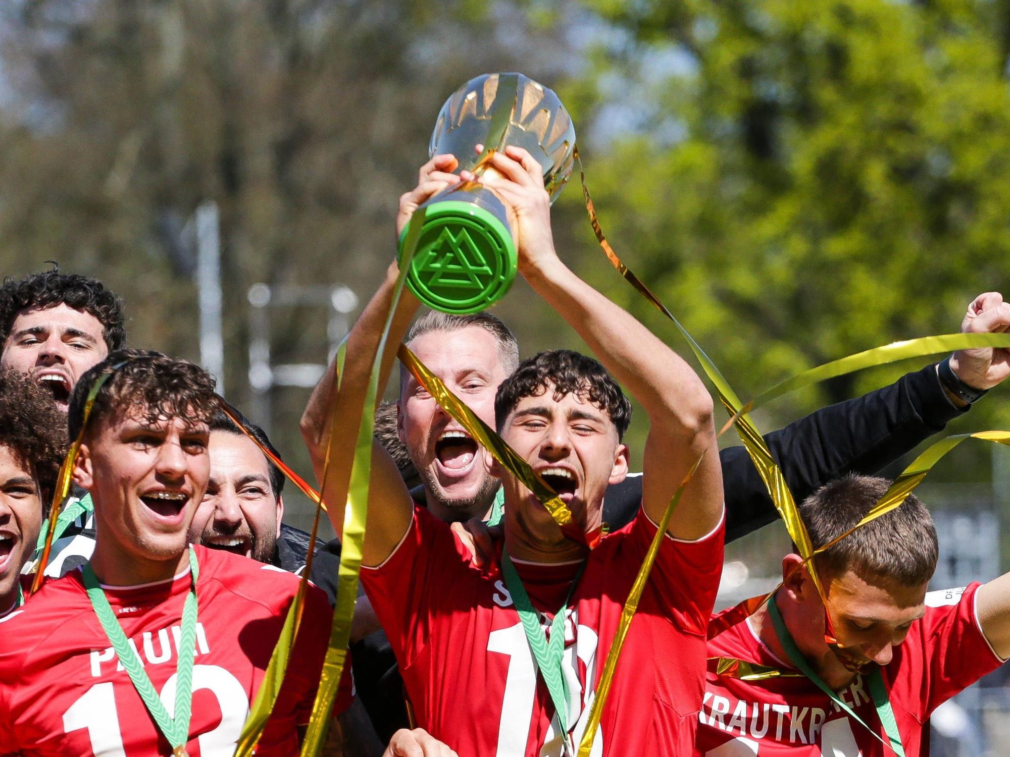 Der 1. FC Köln holt den DFB-Pokal bei den A-Junioren.