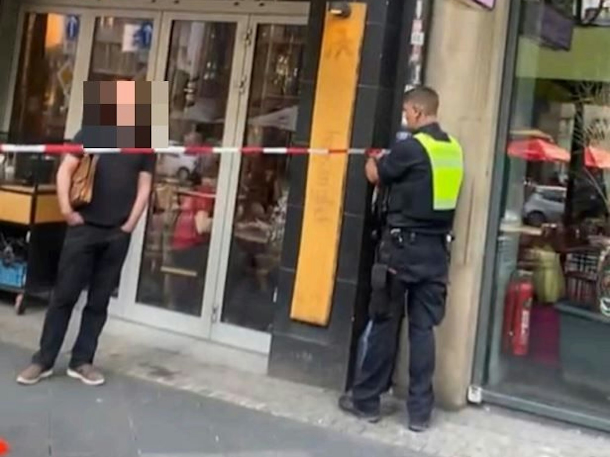 Die Kölner Bar Chilli Vanilli auf dem Hohenzollernring wurde vom Bauaufsichtsamt der Stadt Köln geschlossen und versiegelt.