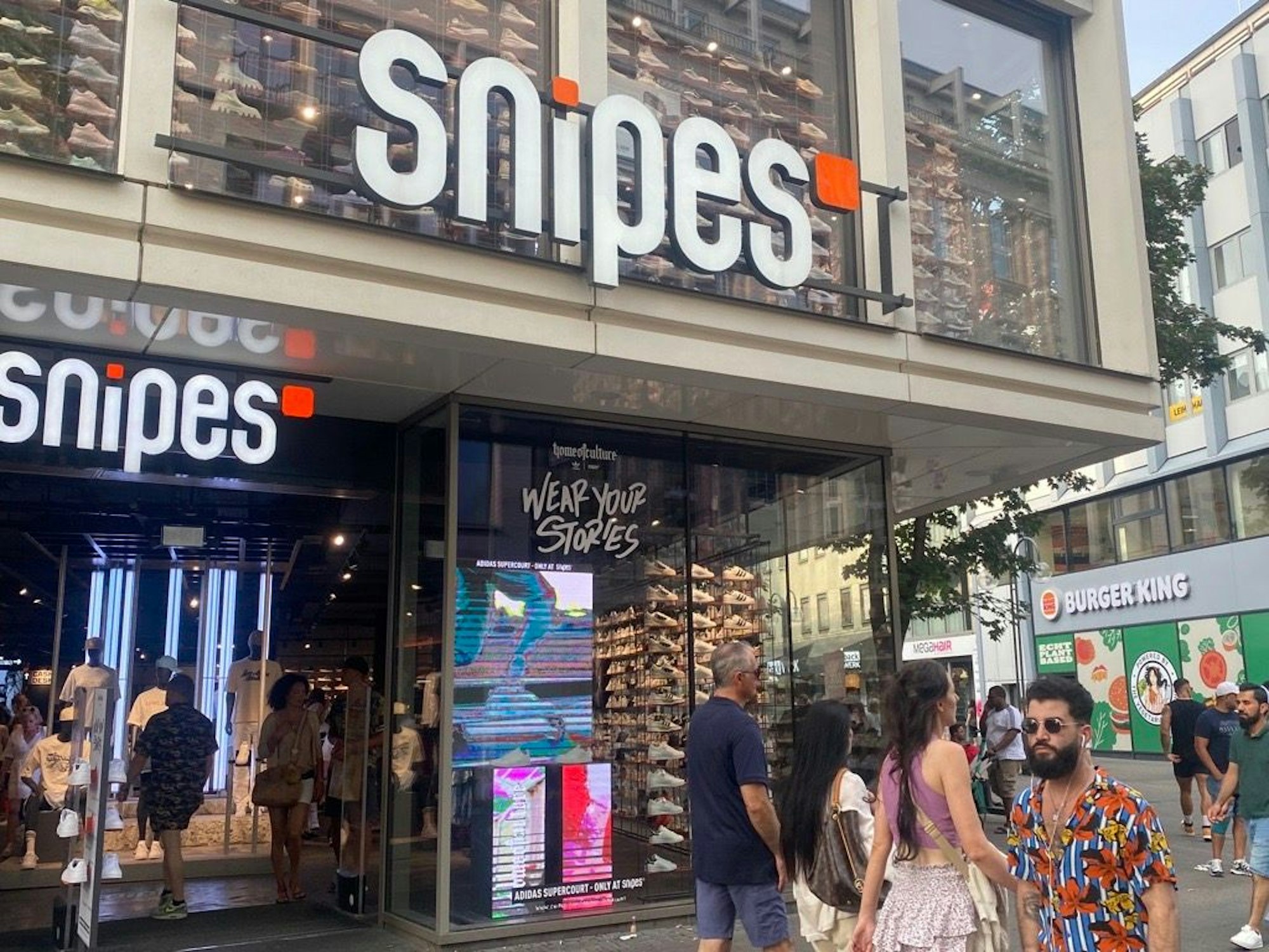 Eine „Snipes“-Filiale auf der Schildergasse in Köln.