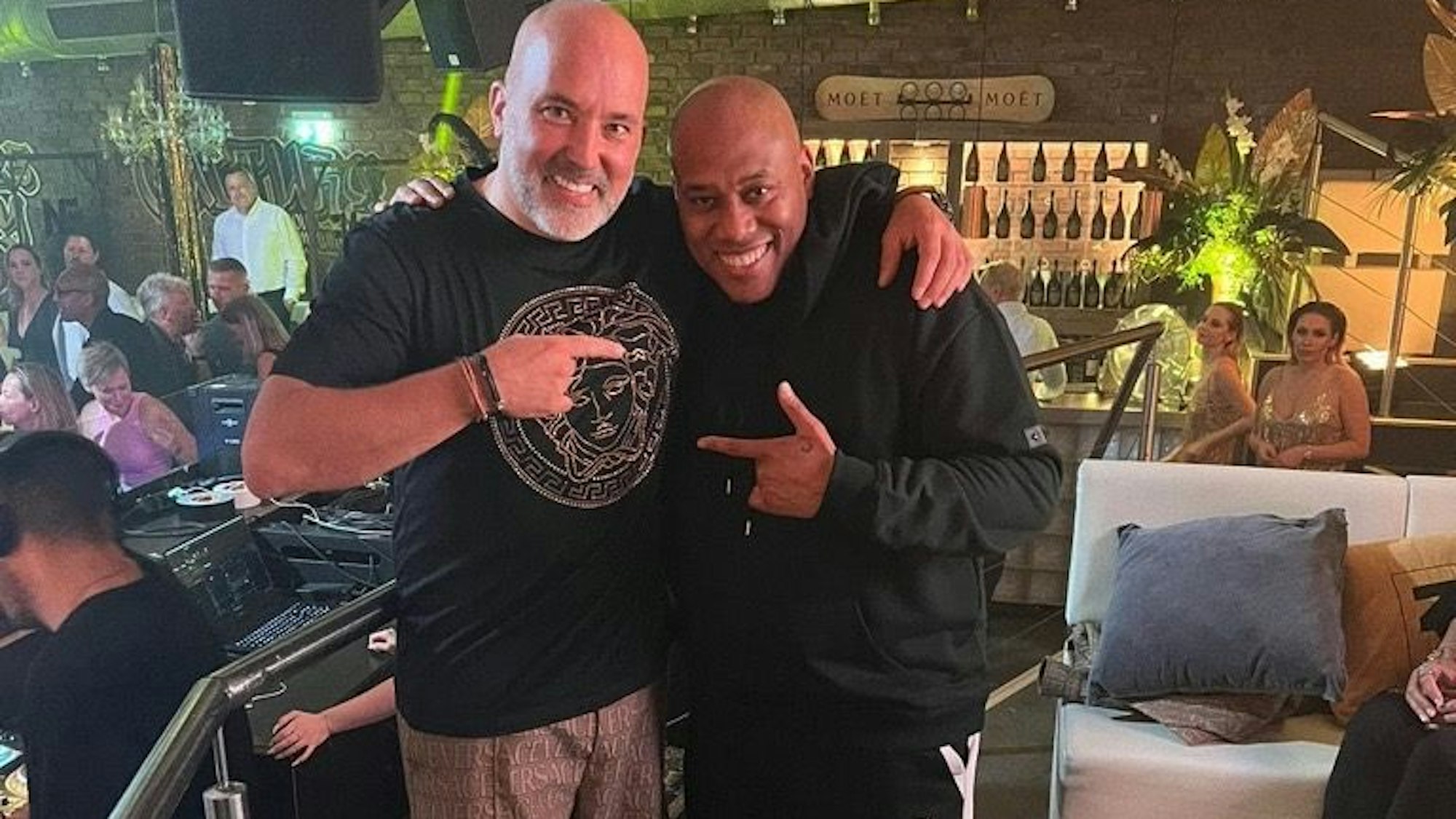 „Snipes“-Gründer Sven Voth (l.) und US-Sänger Mario Winans.