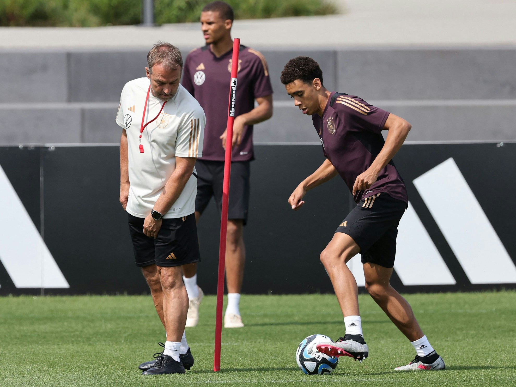 Jamal Musiala beim Training von Hansi Flick.