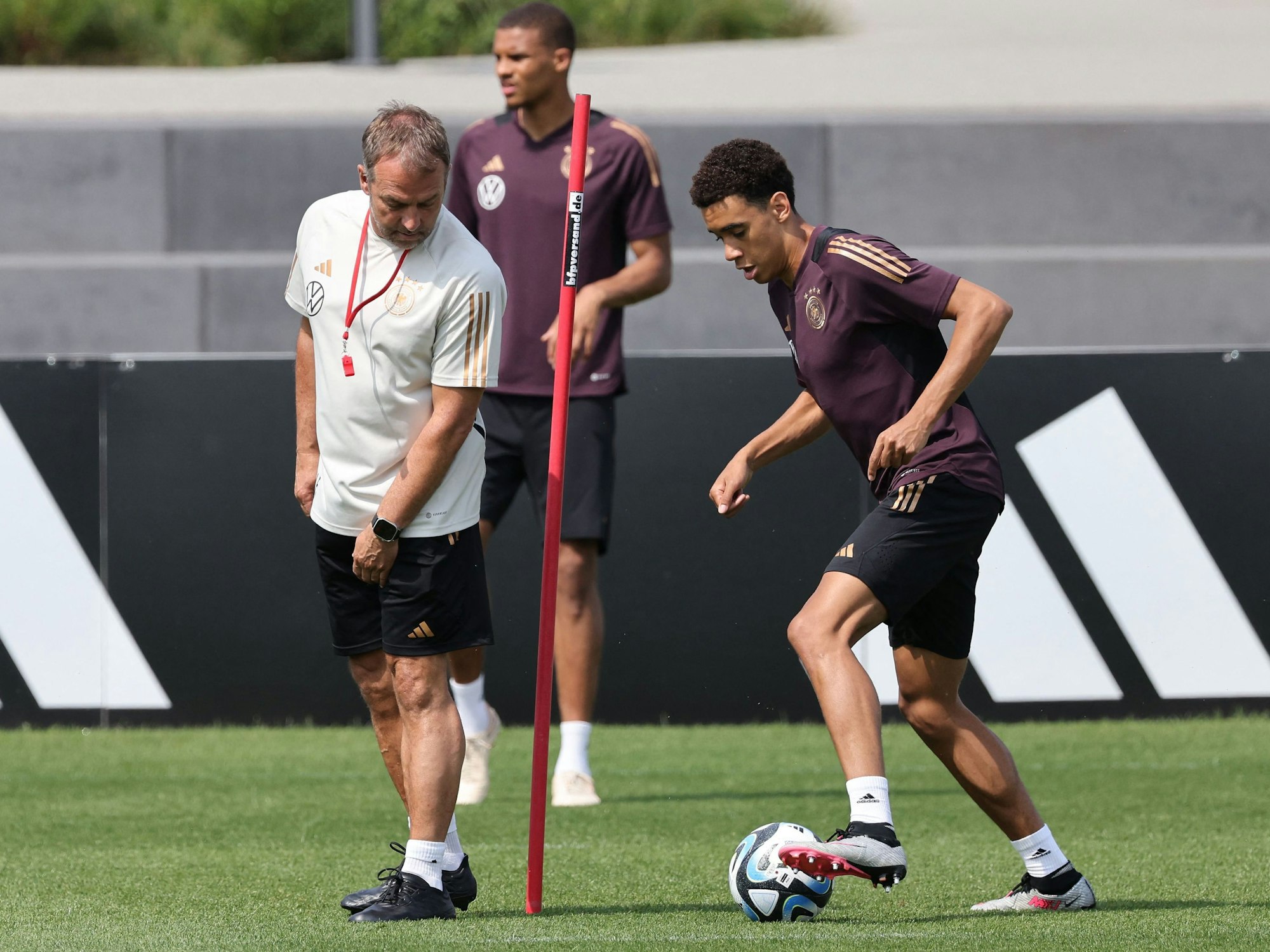 Jamal Musiala beim Training von Hansi Flick.
